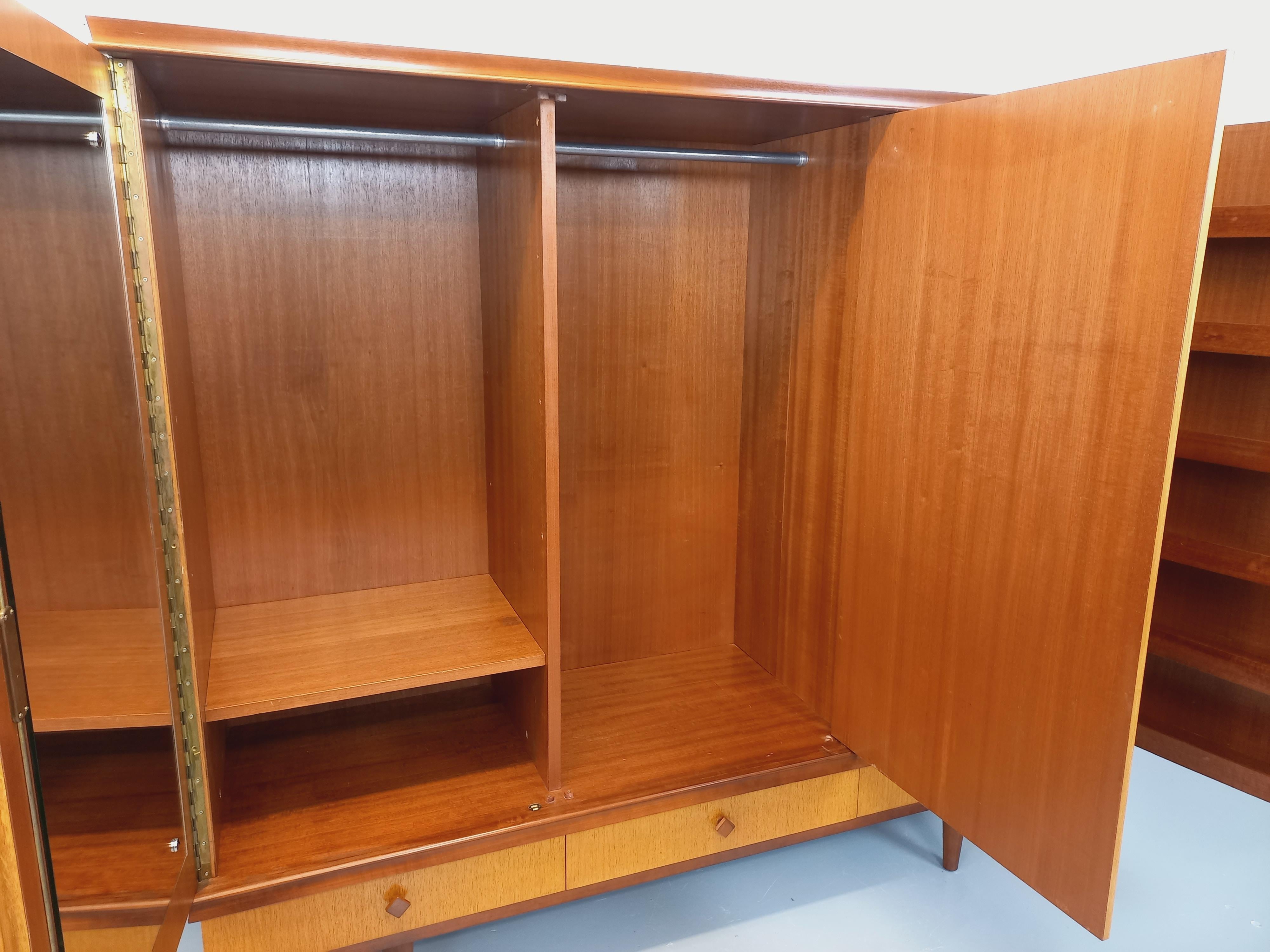 Armoire vintage Gaston Poisson en bois des années 60 For Sale 13