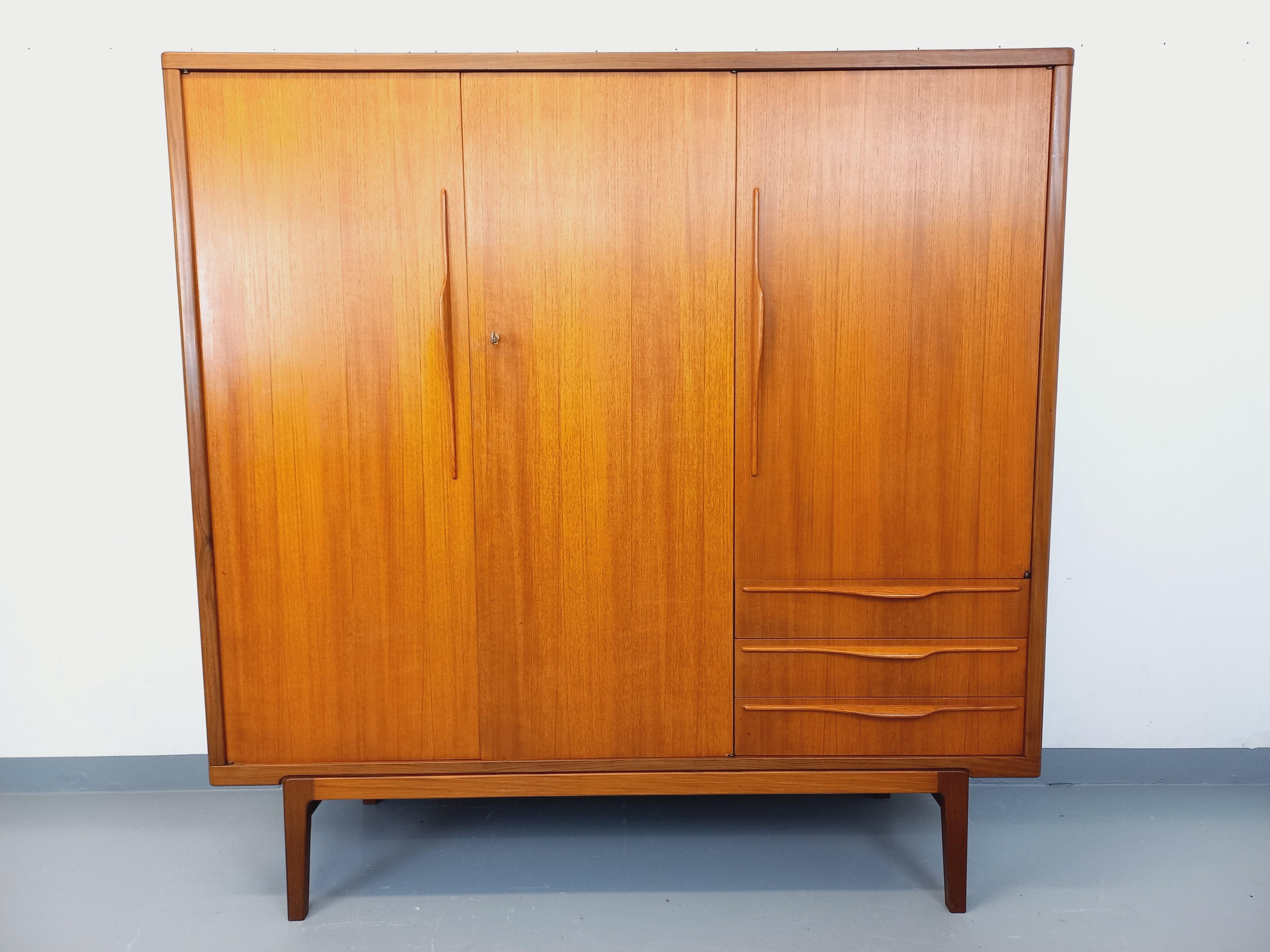 Armoire vintage scandinave en teck des années 60 en venta 6