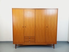 Armoire vintage scandinave en teck des années 60
