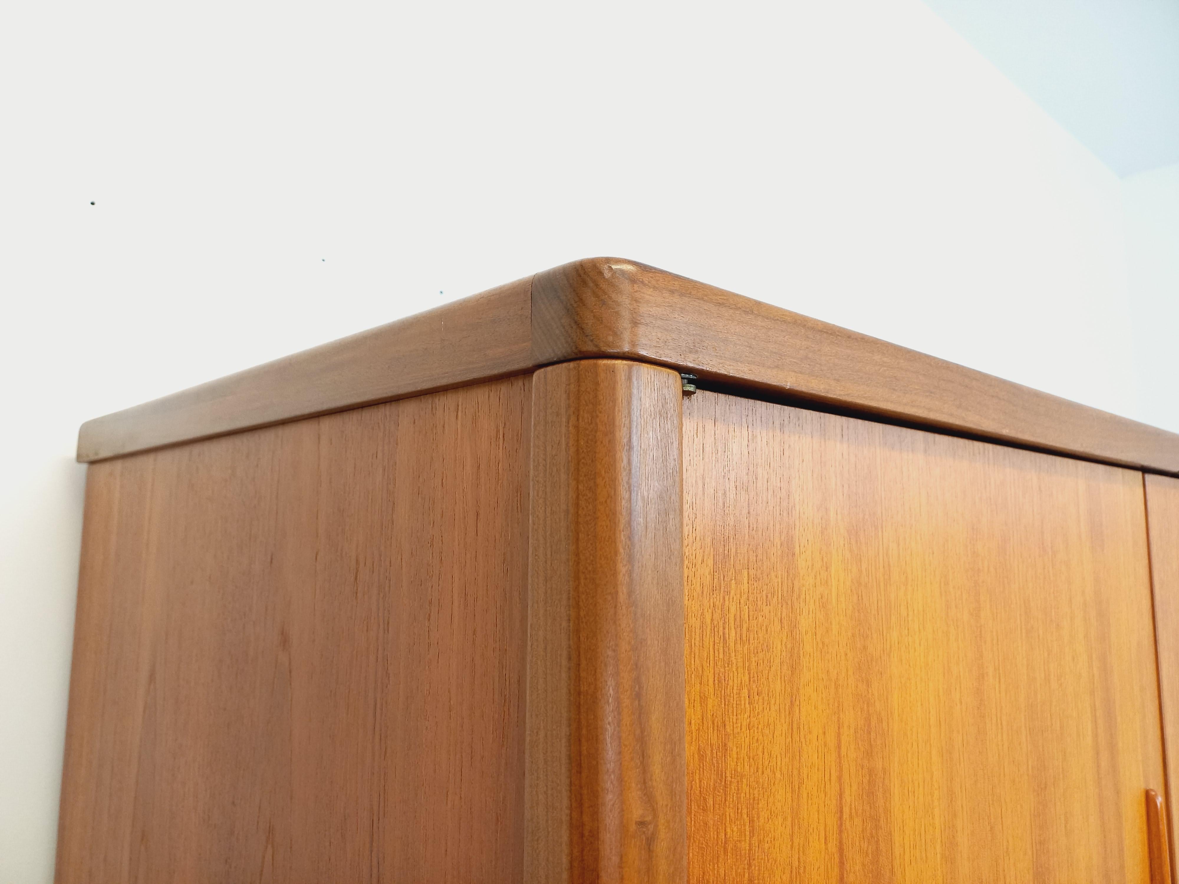 Armoire vintage scandinave en teck des années 60 Escandinavo en venta
