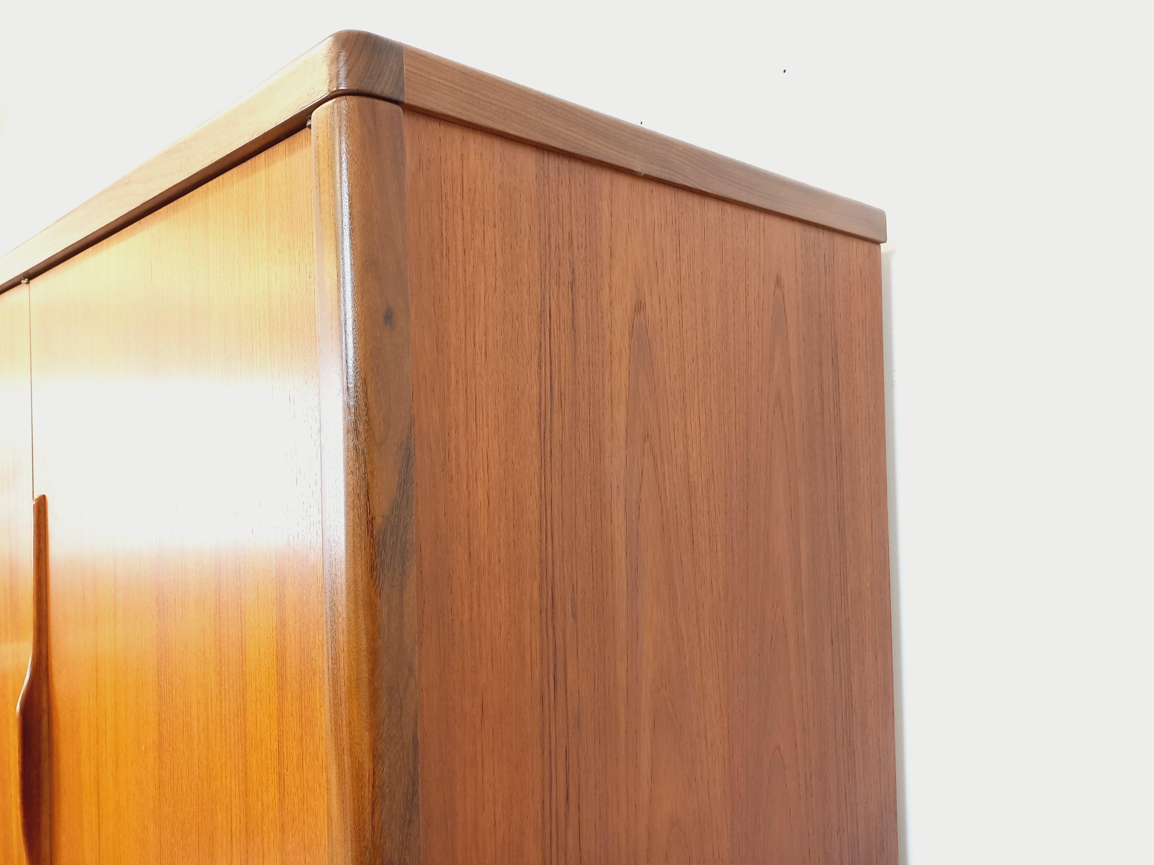 Armoire vintage scandinave en teck des années 60 en venta 1