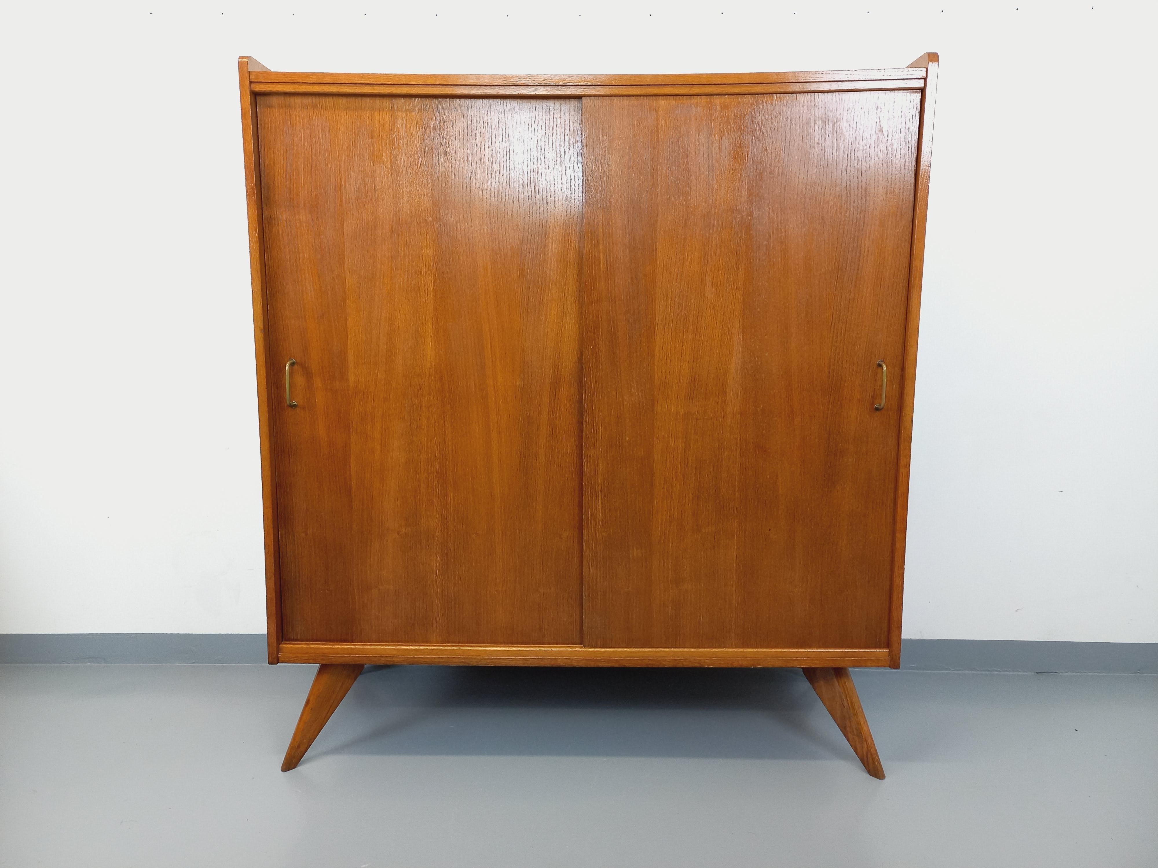 Armoire vintage style scandinave en bois de chêne des années 60 3