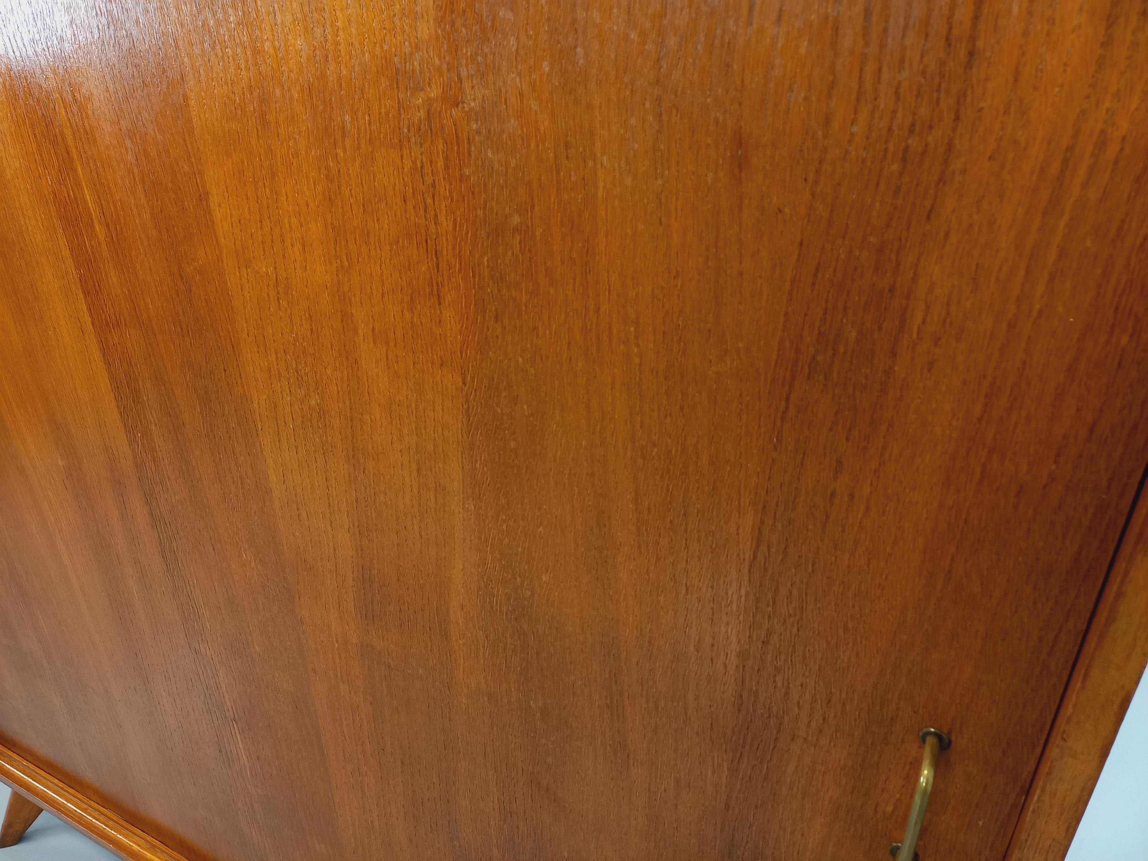 Armoire vintage style scandinave en bois de chêne des années 60 6