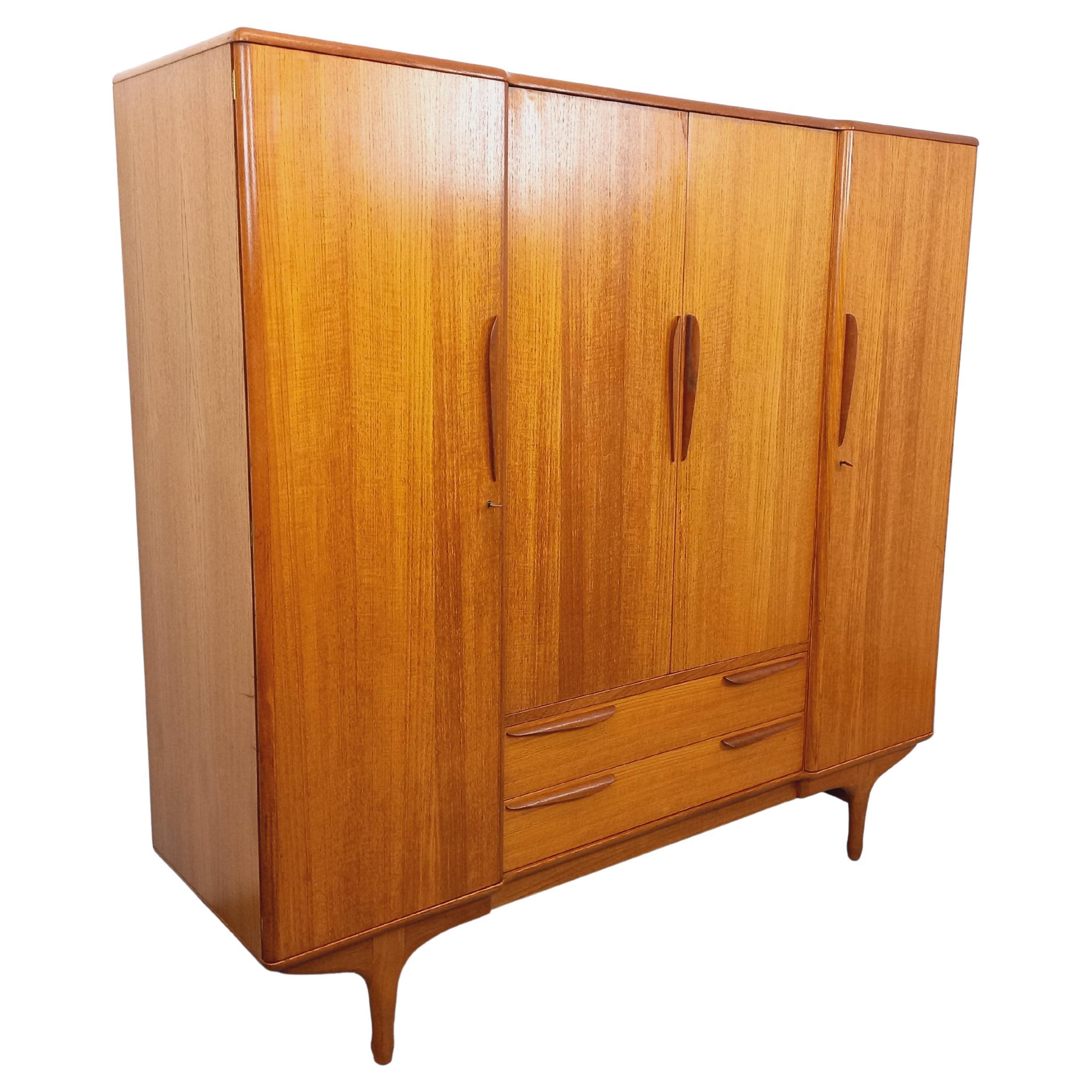Armoire vintage style scandinave en teck des années 60 Tricoire & Vecchione