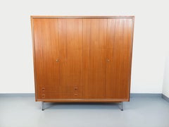 Armoire vintage style scandinave moderniste en teck et métal des années 60
