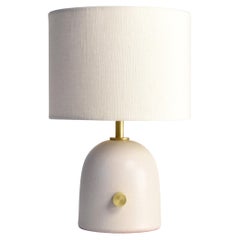 Armona Mini Dimmable - Lampada da tavolo in ceramica fatta a mano di colore bianco sporco con paralume a tamburo