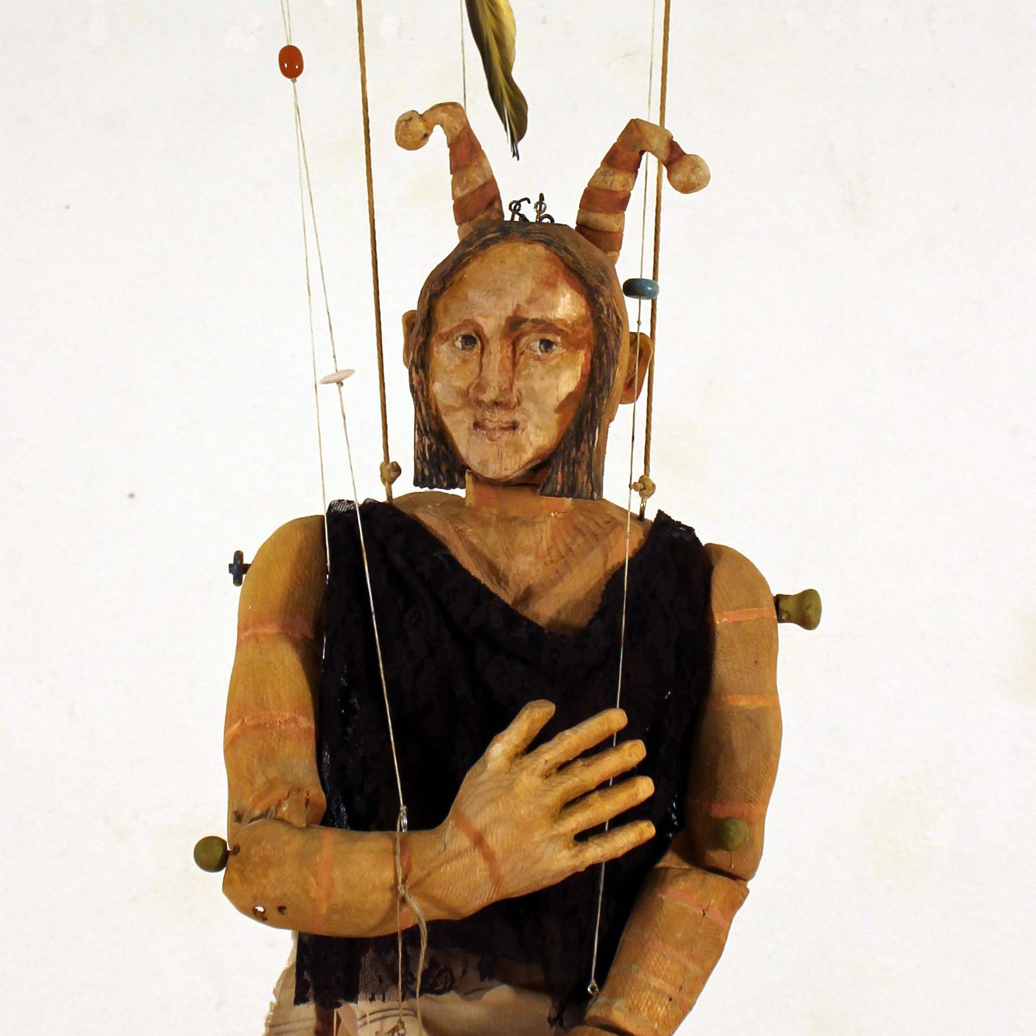 Mona Lisa Marionette - Sculpture by Armond Lara