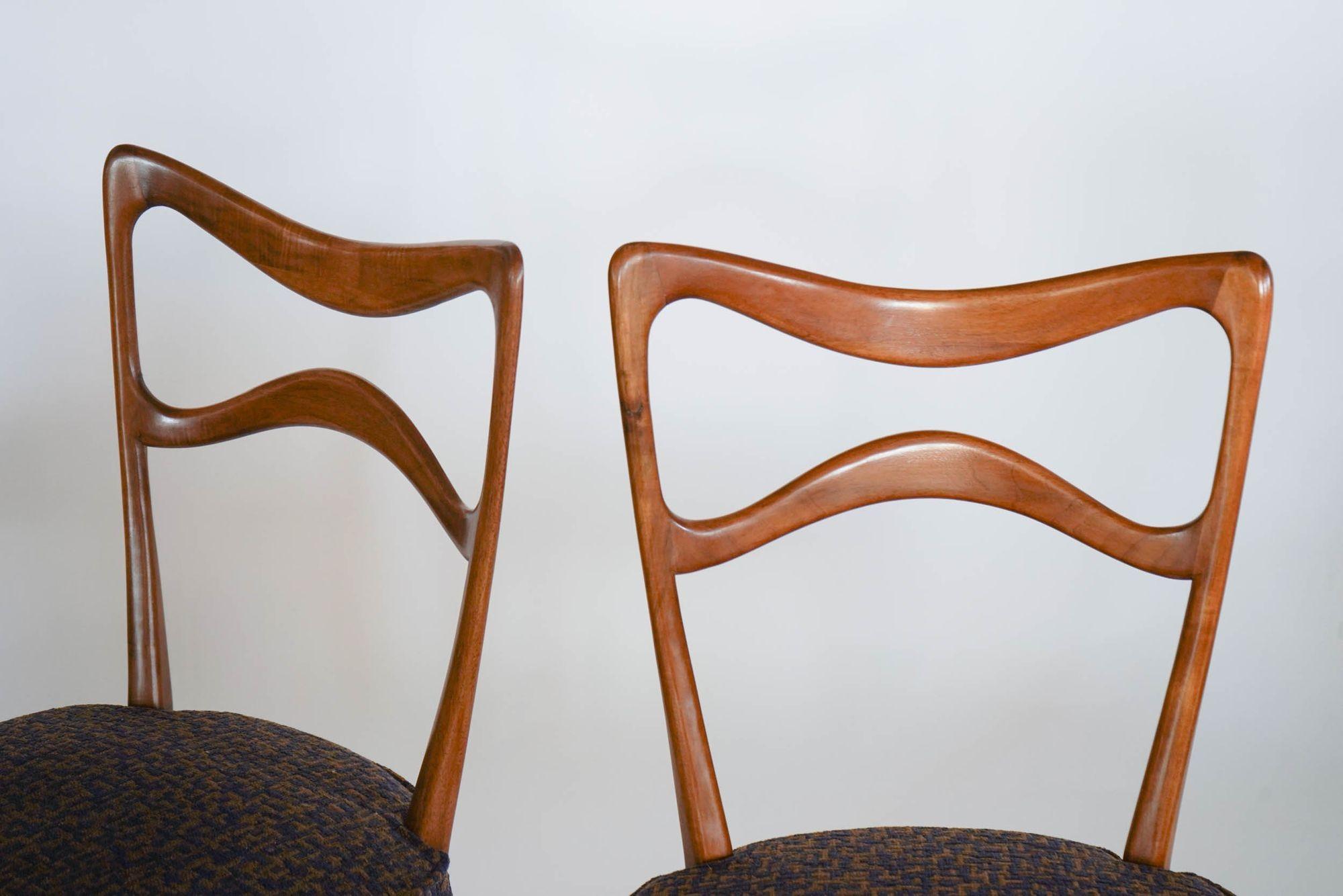 Sedia da pranzo Armonia in noce, design Silvio Piattelli made in Italy in vendita 4