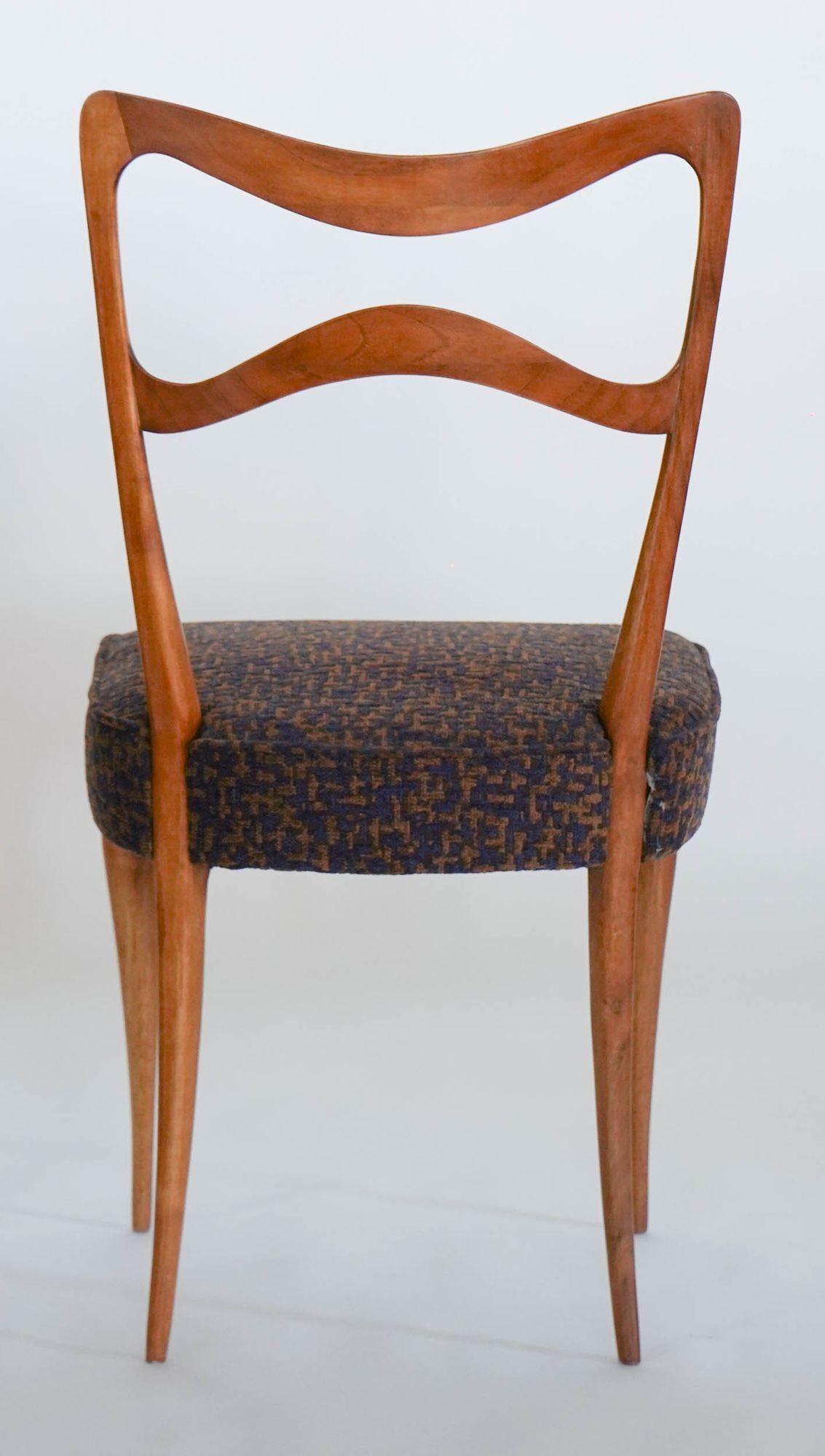 Sedia da pranzo Armonia in noce, design Silvio Piattelli made in Italy in vendita 9