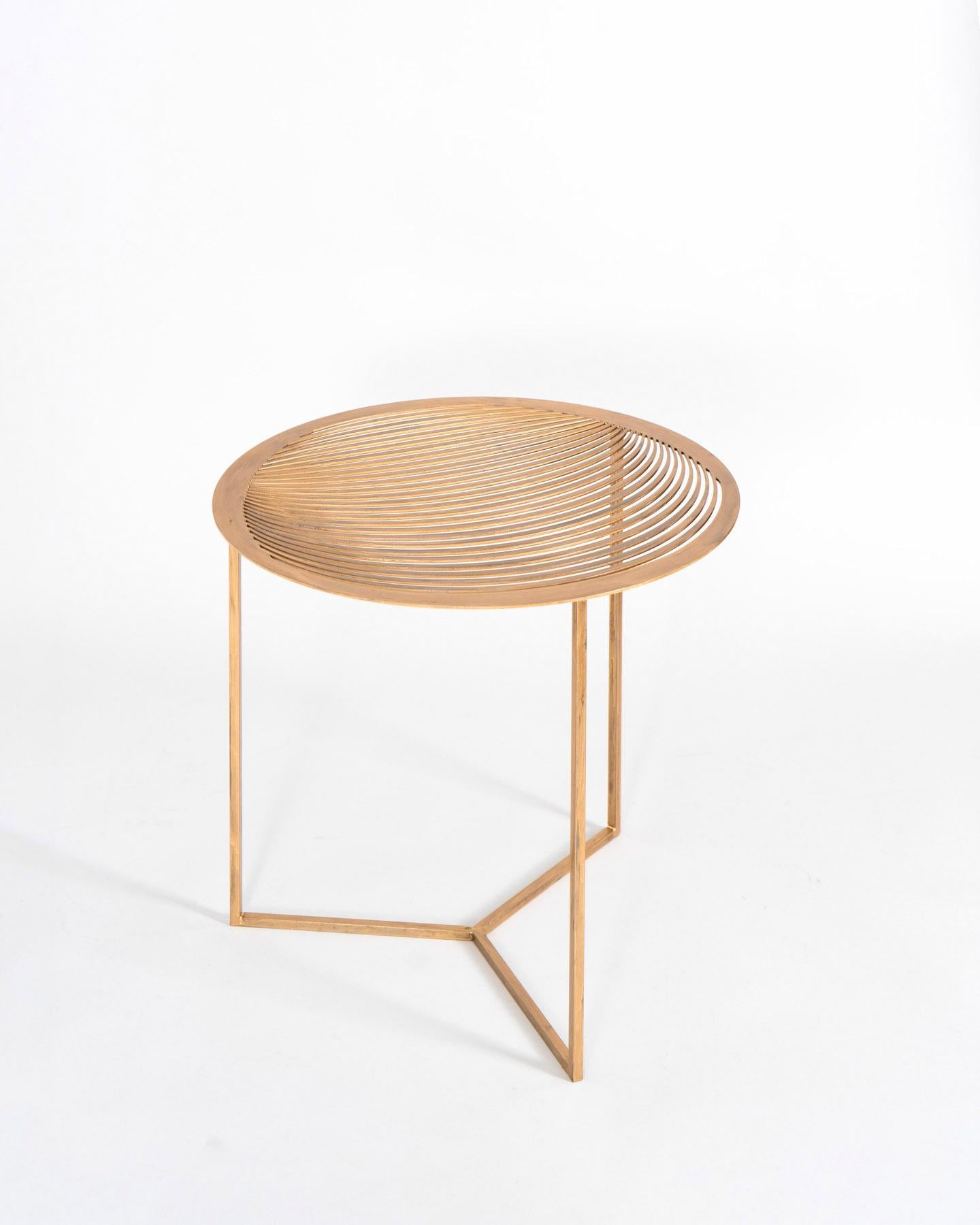 Table Armonic Act 004 de GIROTTI ENRICO
Dimensions : L 49 x D 49 x H 49 cm
Matériaux : Métal.
Poids : 4 Kg.

Enrico Girotti est un designer industriel qui a trouvé dans le mot 