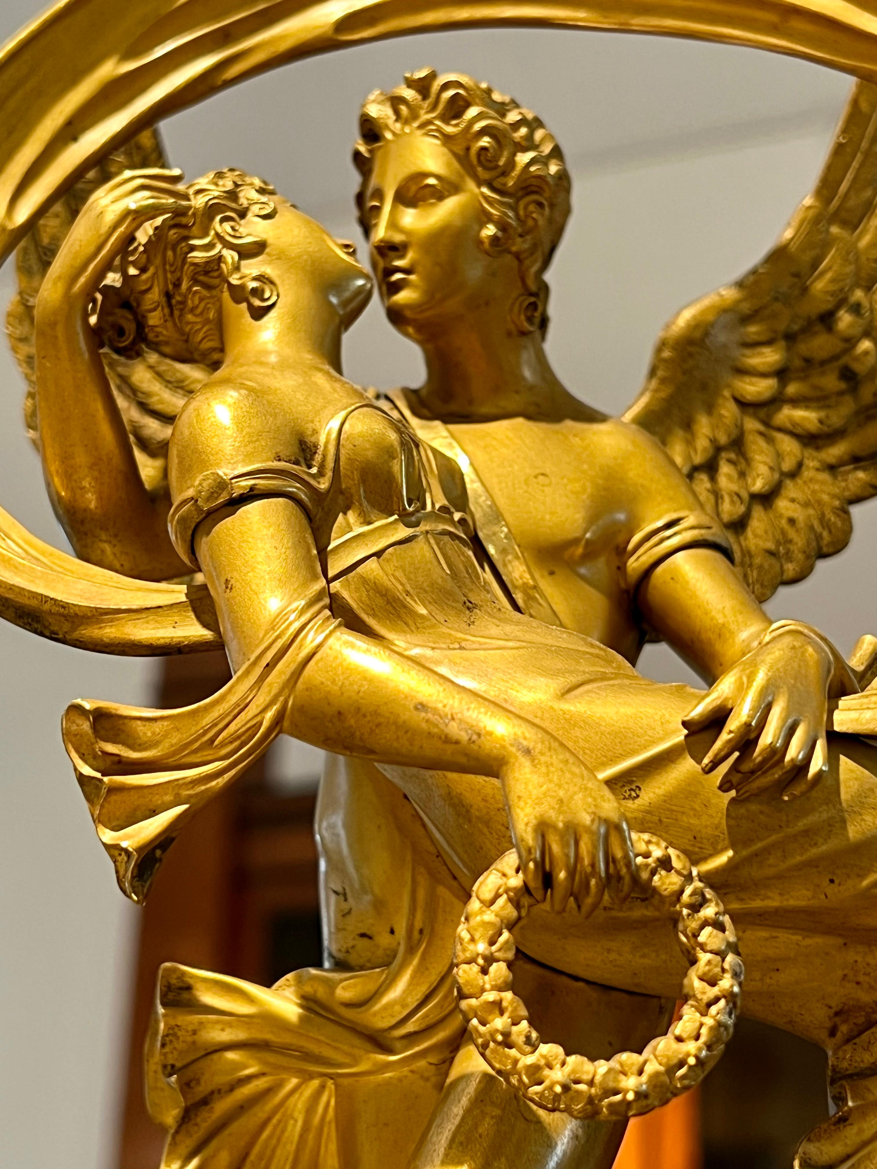 Doré Armure et Vénus Sculpture en bronze doré Empire français du début du 19e siècle  en vente
