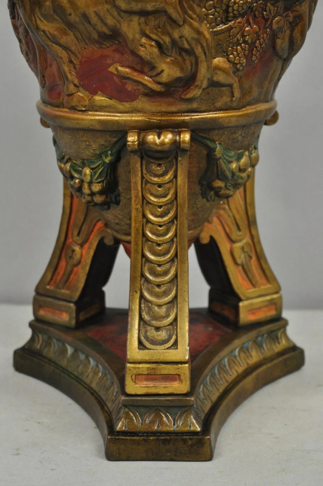 Armor Bronze Co Lampe de table en forme d'urne polychrome avec chérubin et bélier, de style classique italien en vente 5