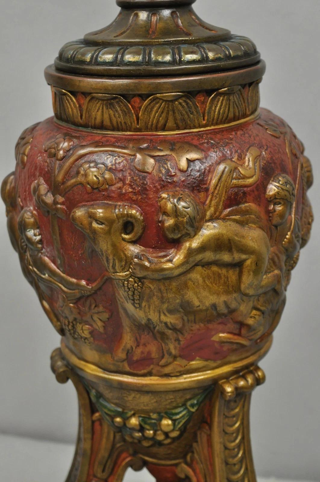 Armor Bronze Co Lampe de table en forme d'urne polychrome avec chérubin et bélier, de style classique italien Bon état - En vente à Philadelphia, PA