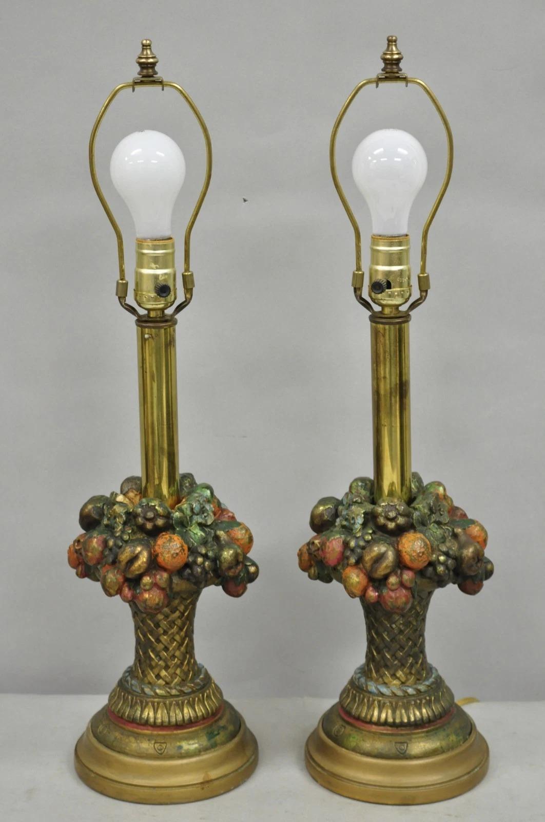Armor Bronze Co - Lampade da tavolo vittoriane con cesto di frutta e bouquet di fiori - una coppia in vendita 5