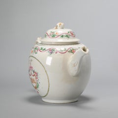 Armorial Chinese Porcelain Large Teapot Chine de Commande, 18th Century