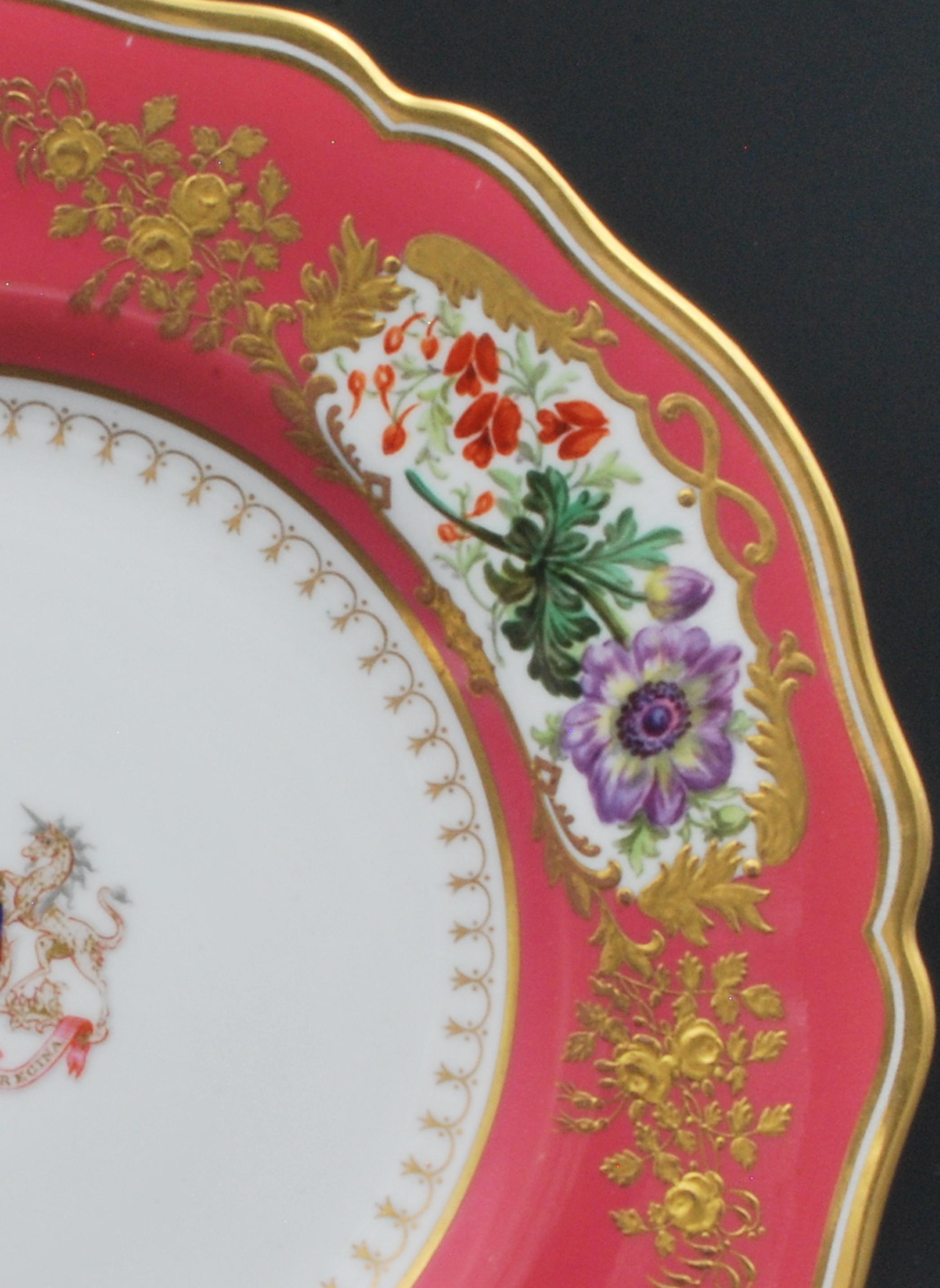 Neoclassical Revival Armorial Plate for the Goldsmith's Company, Spode, C1900