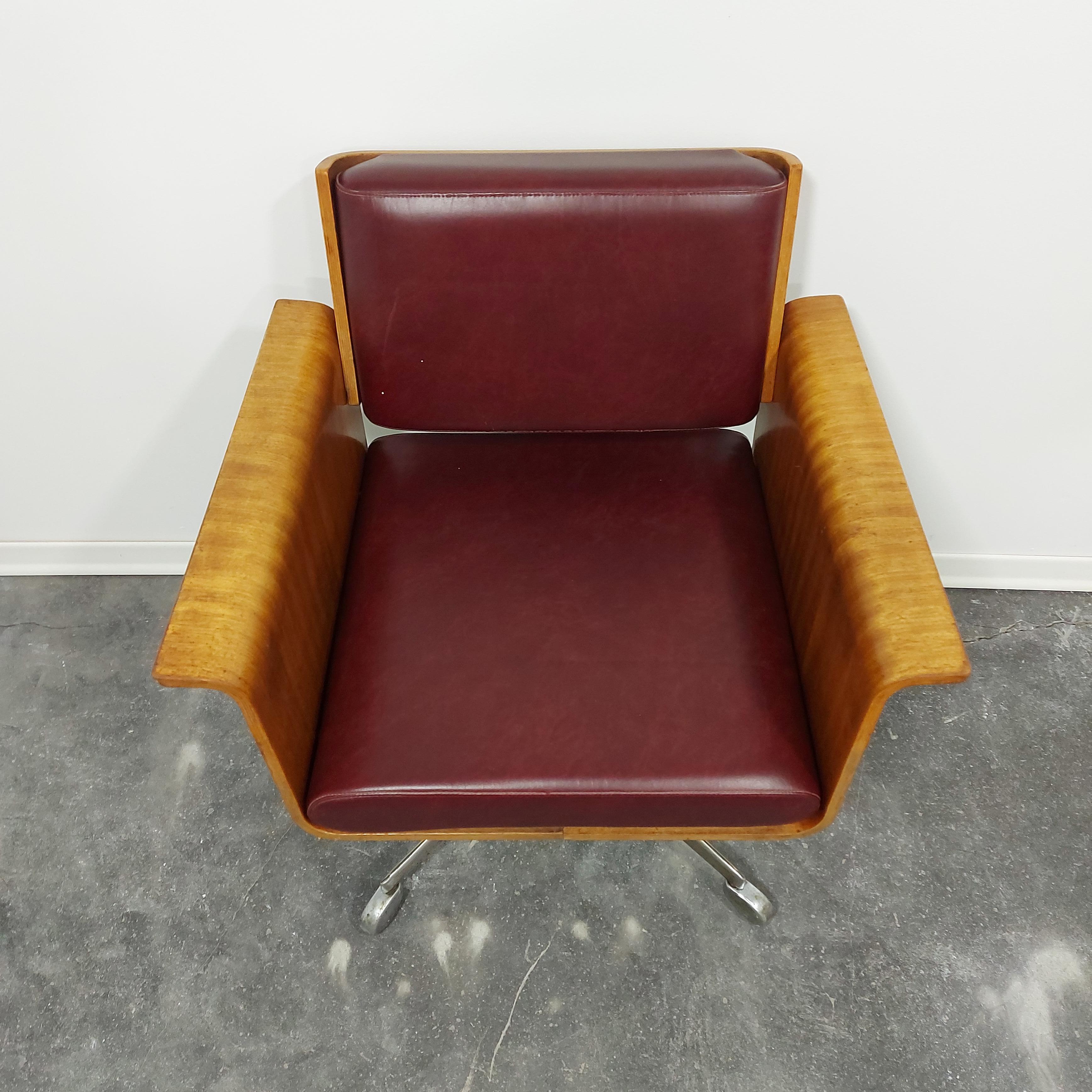 Armrest Chair 1970s For Sale 3
