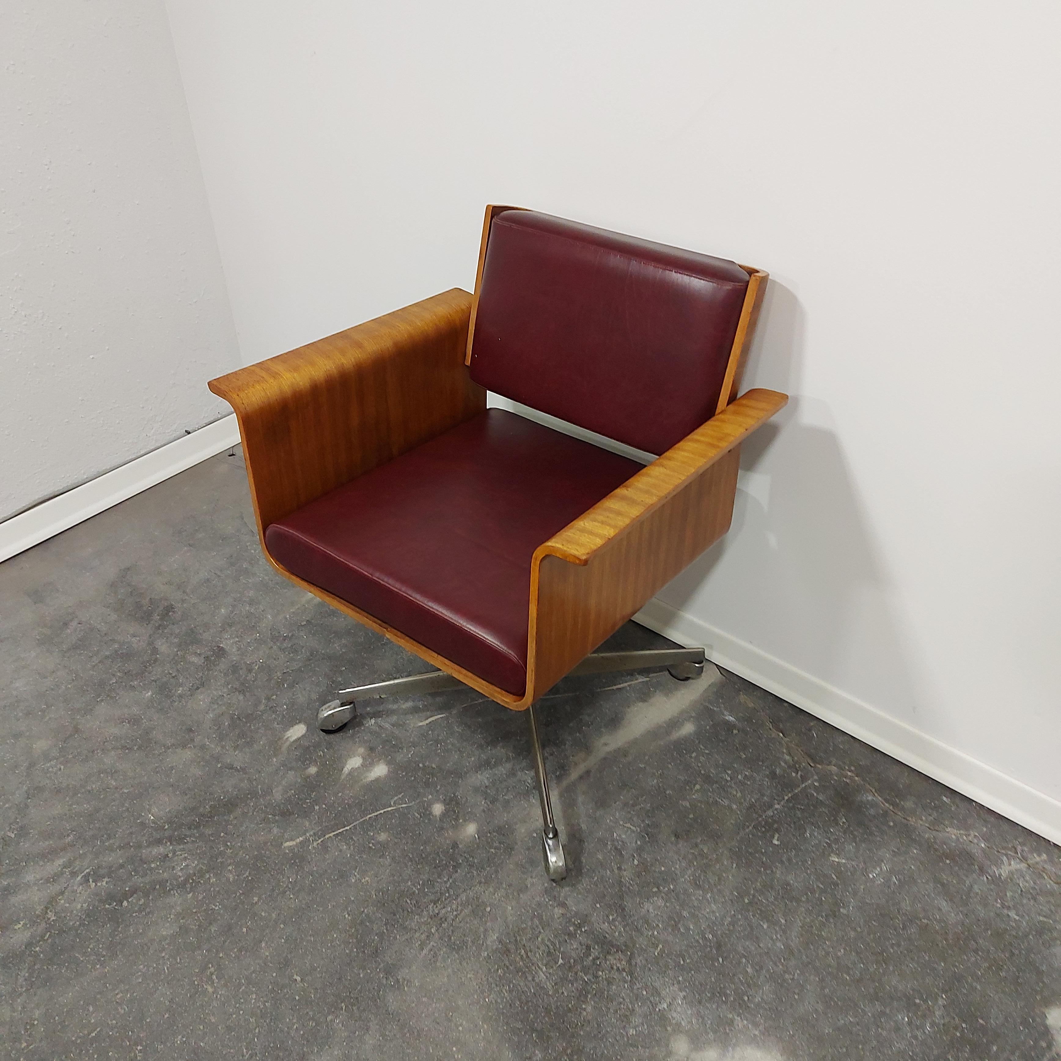 Armrest Chair 1970s For Sale 6