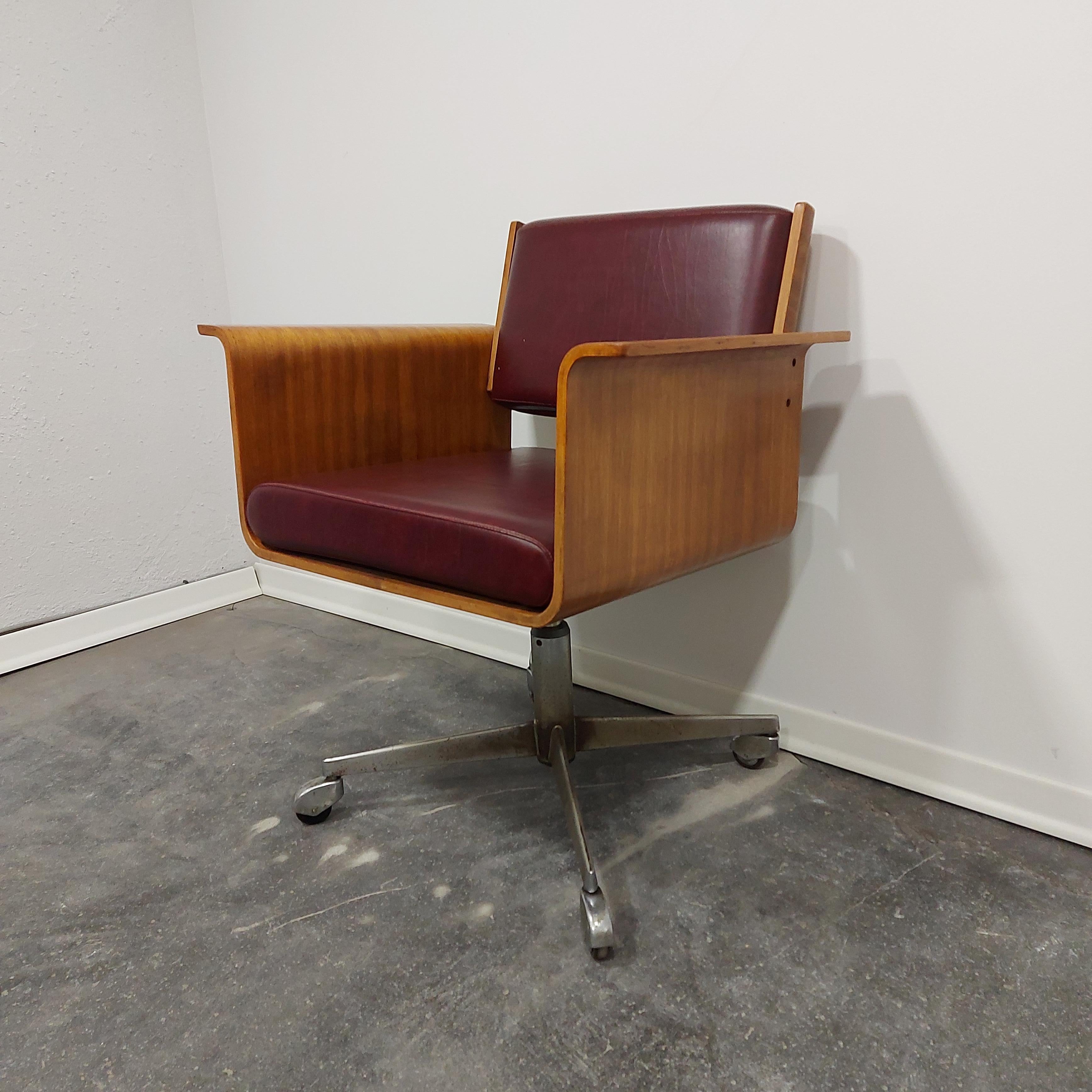 Armrest Chair 1970s For Sale 7