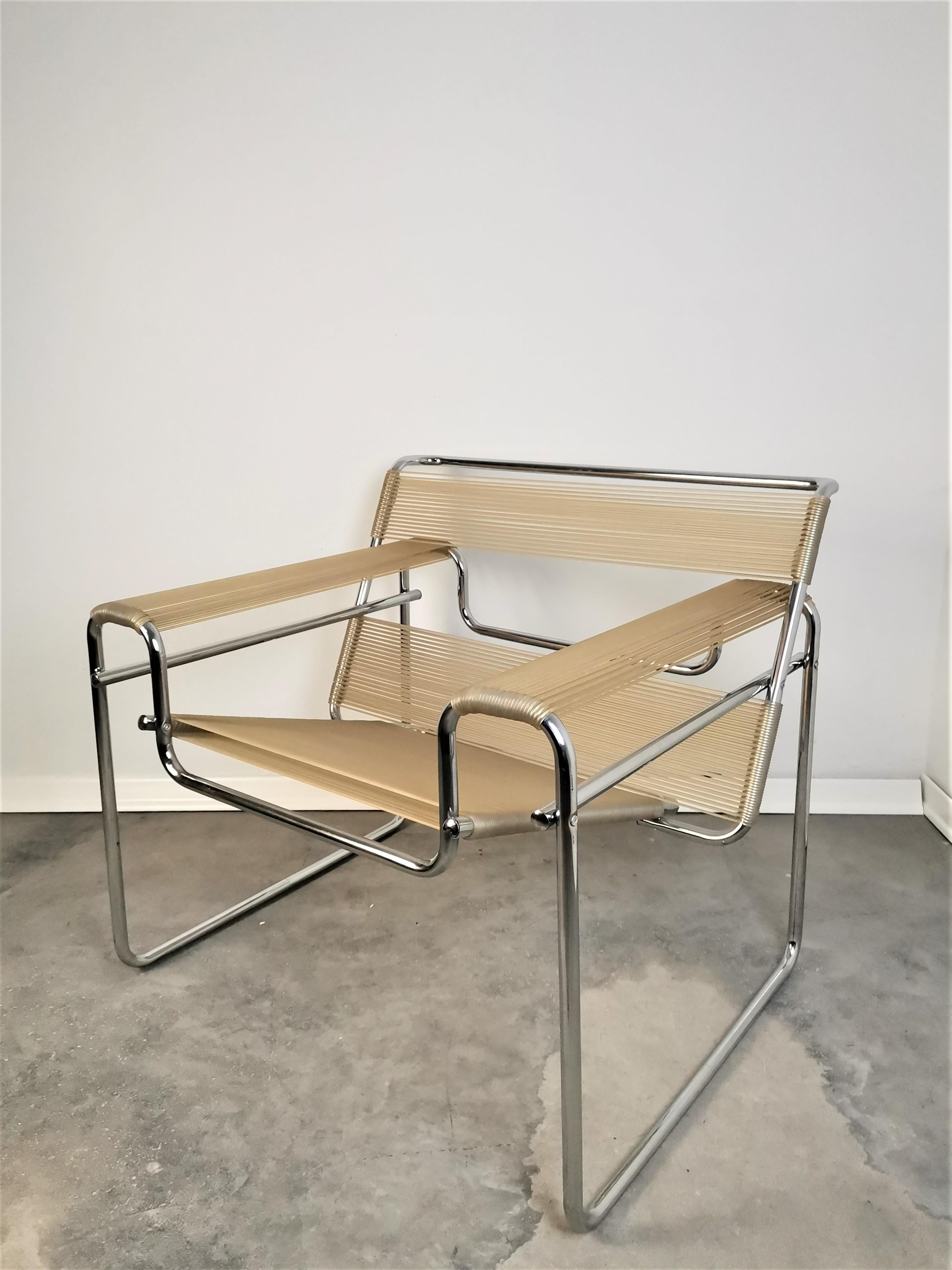 Wassily Chair style
Period of production: 1990s
Designer: Marcel Breuer
Manufacturer: Italy, 1990s
Style: midcentury modern, classic design
Materials: metal frame, silicon cord, chrome.