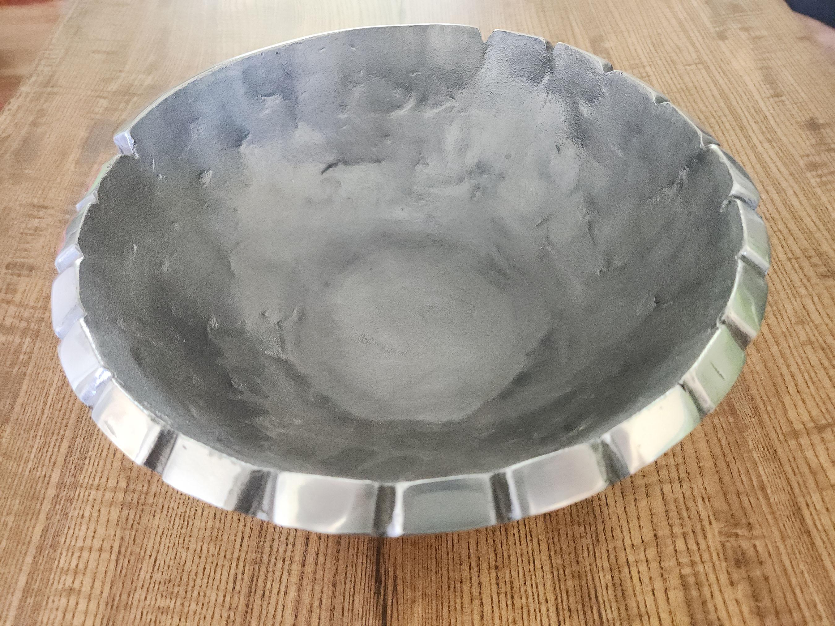 Arnaldo Gamba – Schale aus Aluminiumguss, Italien 2004 im Angebot 1