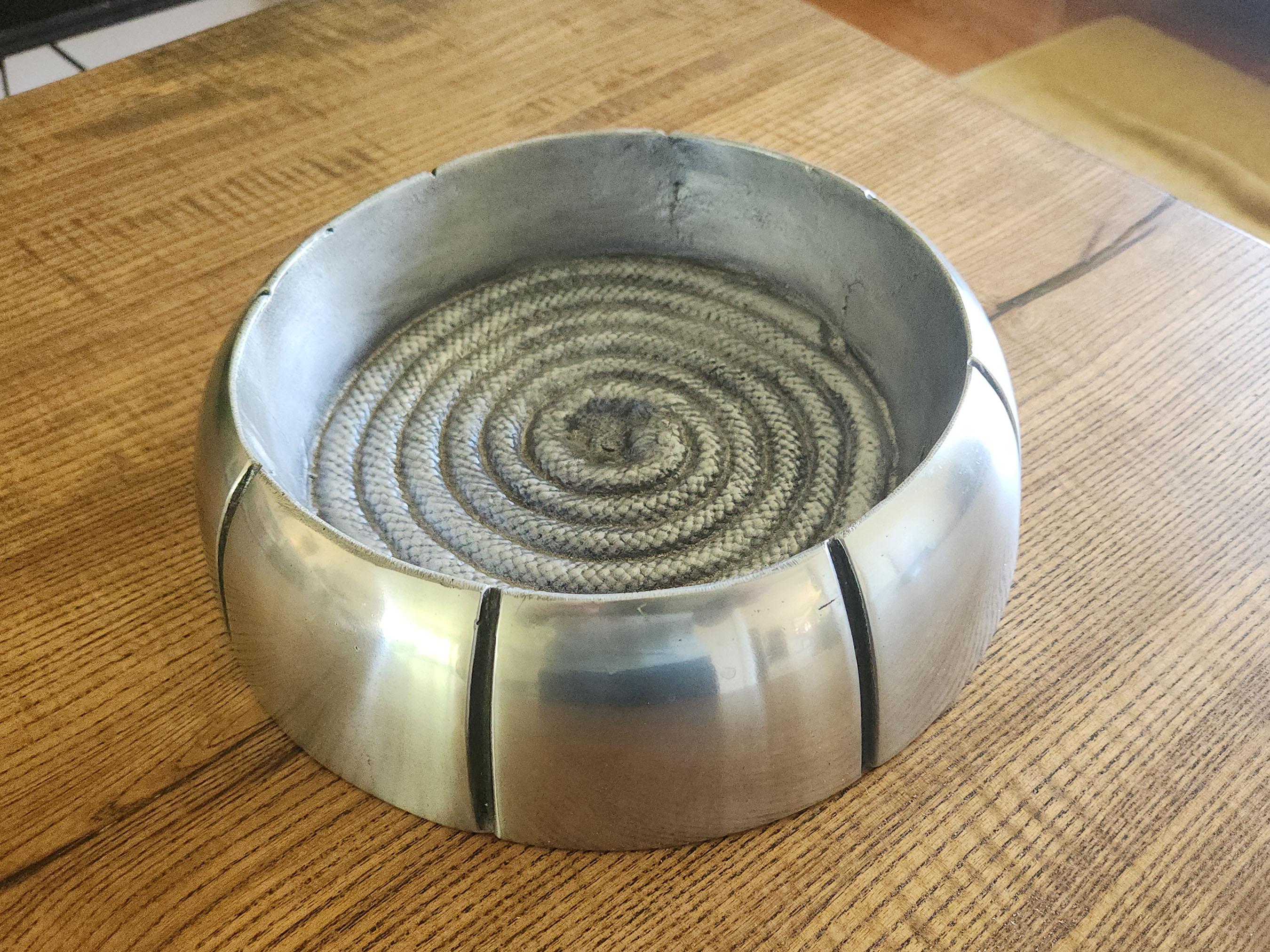 Arnaldo Gamba – Schale aus Aluminiumguss, limitierte Auflage, Italien 2004 (Gegossen) im Angebot