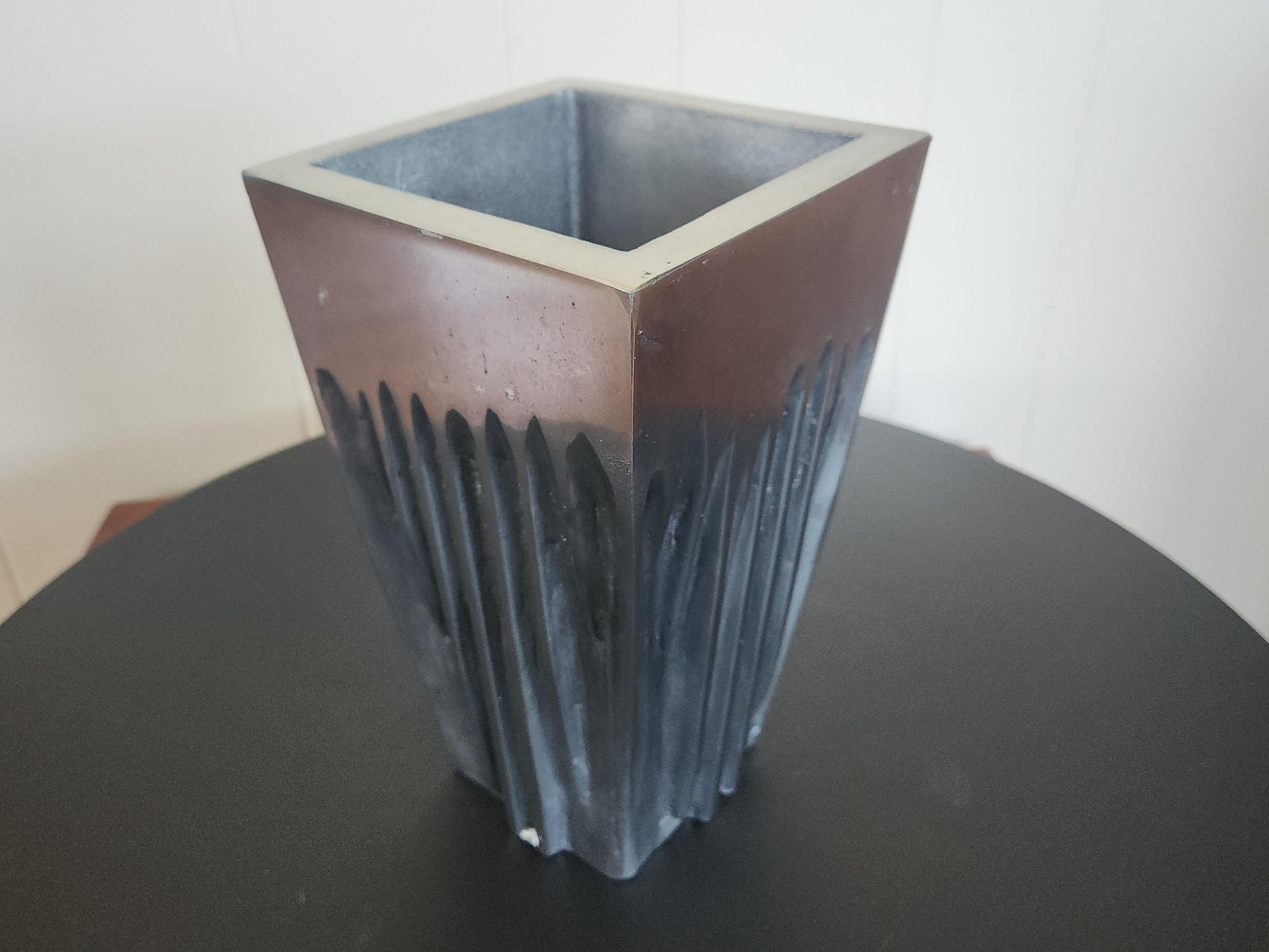 Arnaldo Gamba – Vase aus Aluminiumguss, Italien 2004 (Italienisch) im Angebot