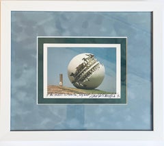 Arnaldo Pomodoro - Gran Esfera - Postal artística firmada a mano e inscrita, enmarcada