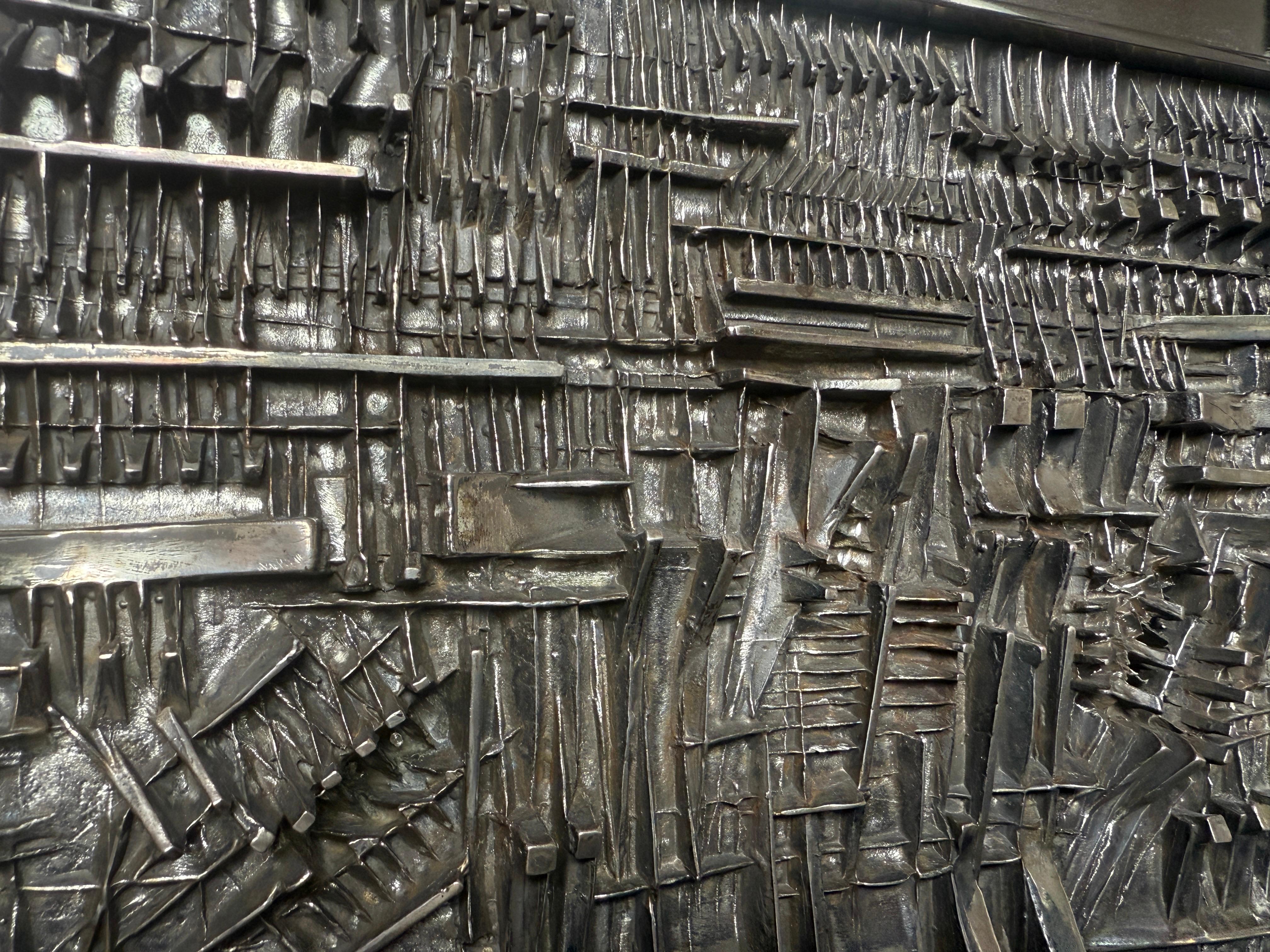 Arnaldo Pomodoro (1926 - 2025) - Bassorilievo - Scultura in argento - 1968 in vendita 1