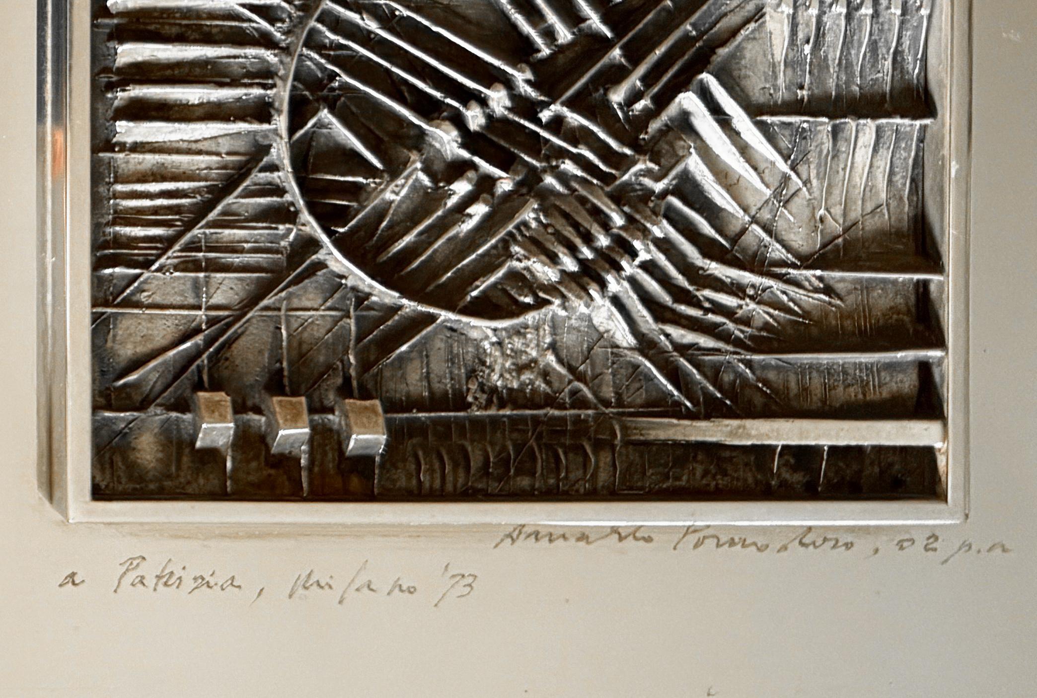 Arnaldo Pomodoro (1926 - 2025) - Bassorilievo - Scultura in argento - 1973 in vendita 2