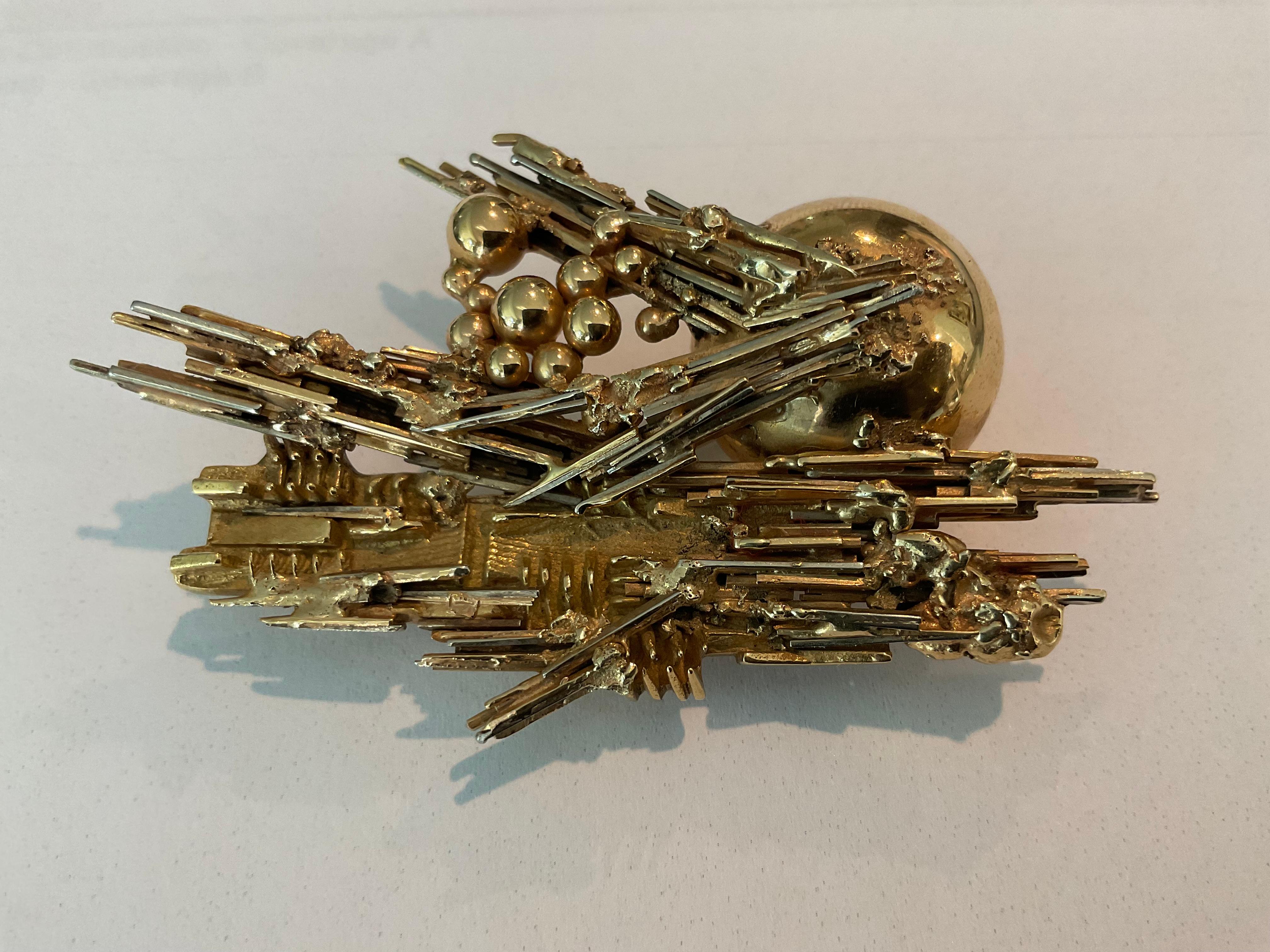 Arnaldo Pomodoro SIGNED 18K gold Sculpture PIN with original box Abstract Art For Sale 3