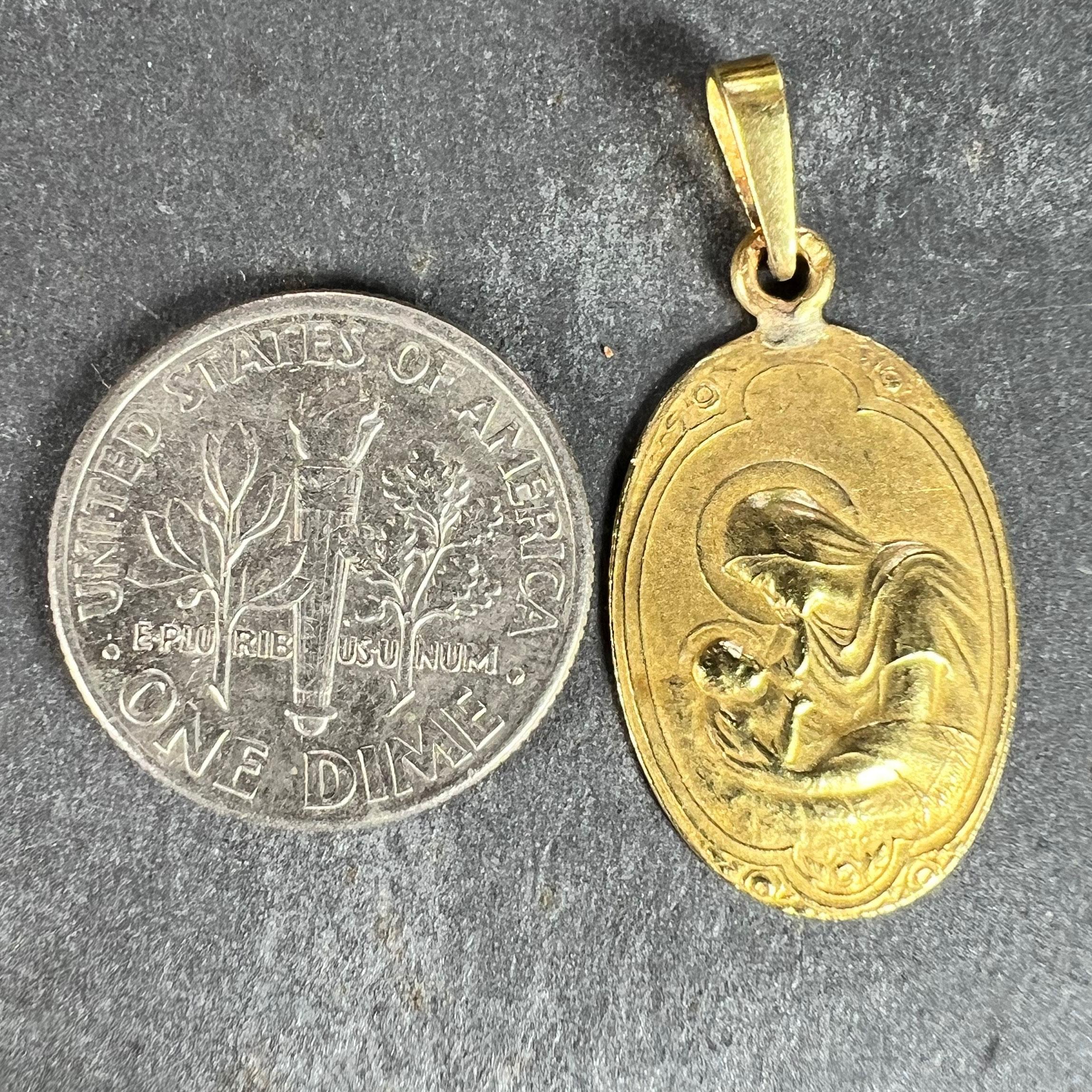 Arnault Art Nouveau French Madonna and Child 18K Yellow Gold Medal Pendant For Sale 7