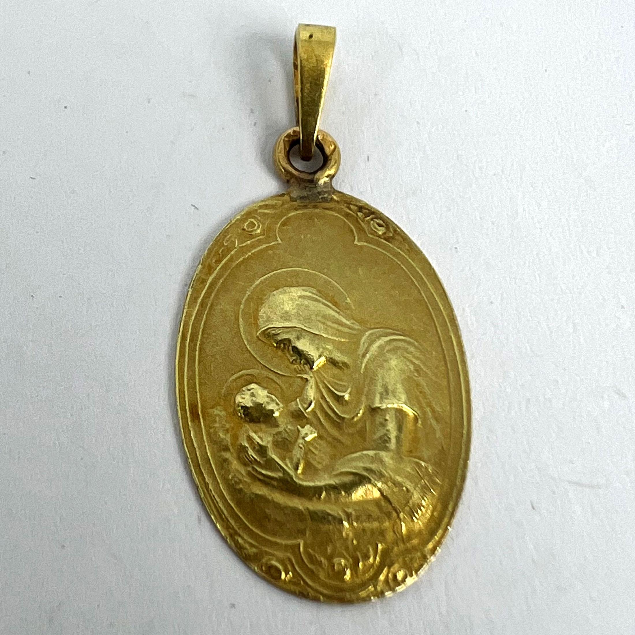 Arnault Art Nouveau French Madonna and Child 18K Yellow Gold Medal Pendant For Sale 9