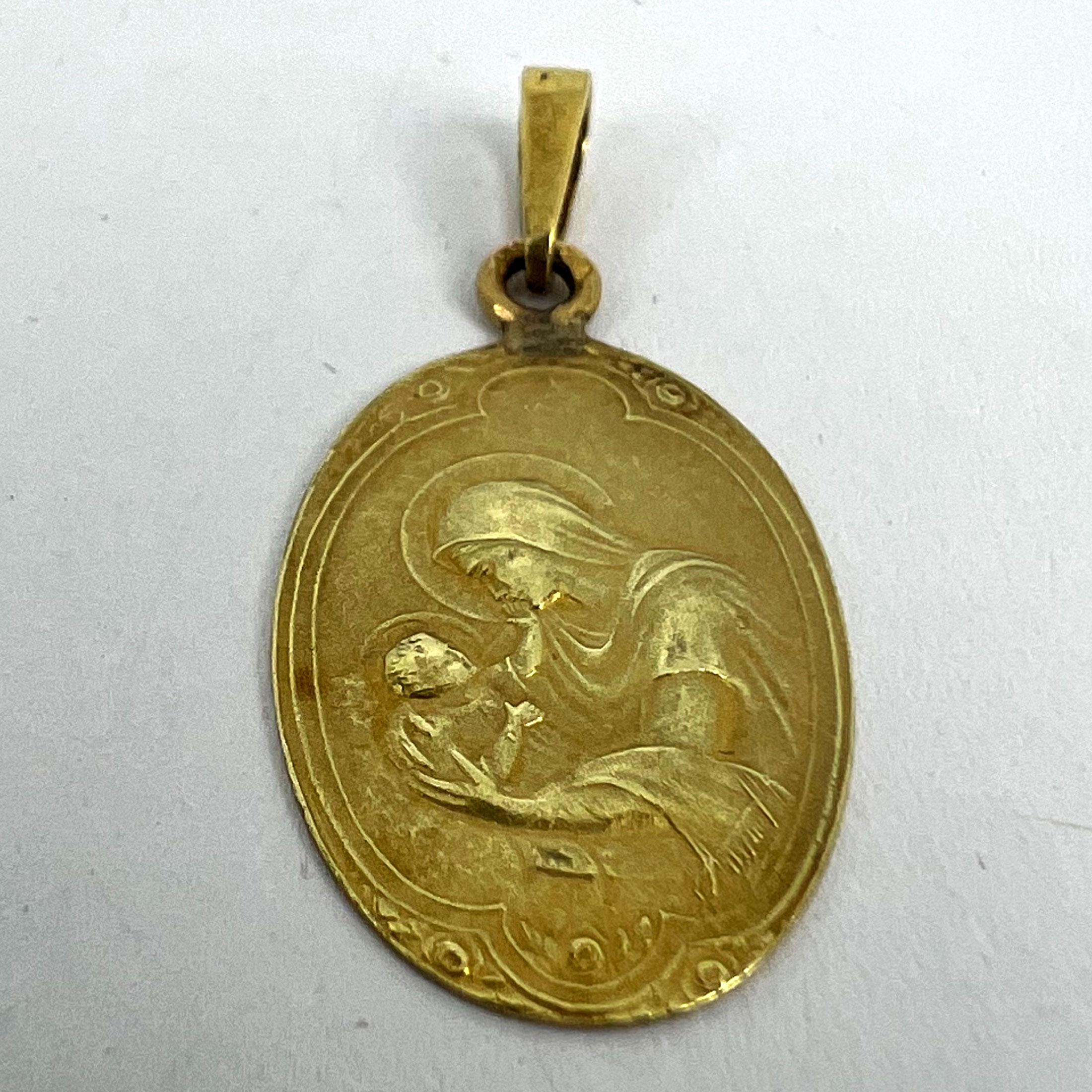 Arnault Art Nouveau Français Pendentif Médaille Madonna & Child en or jaune 18K en vente 9