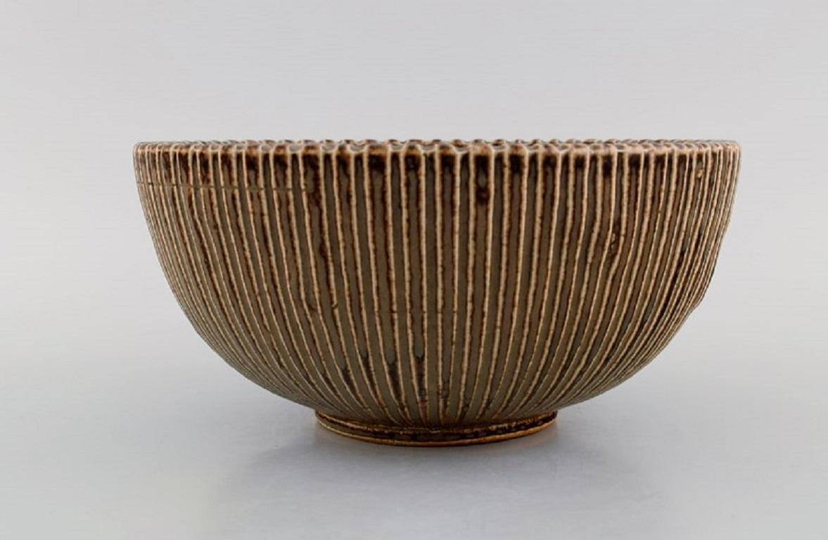 Scandinavian Modern Arne Bang Denmark, Bowl in Glazed Ceramics with Grooved Body
