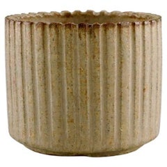 Arne Bang (1901-1983), Denmark. Bowl / vase in glazed ceramics. Mid-20th C.