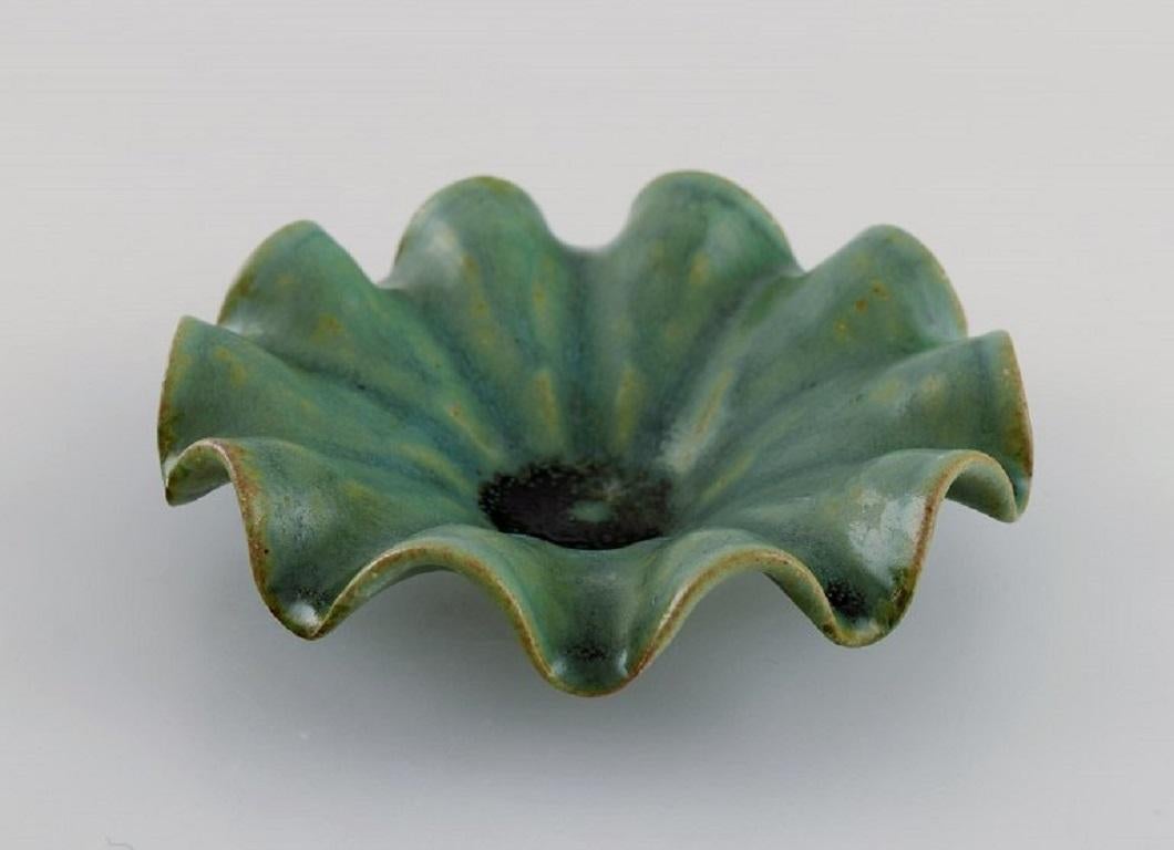 Arne Bang, Denmark, Bowl with Wavy Edge in Glazed Ceramics In Excellent Condition In Copenhagen, DK