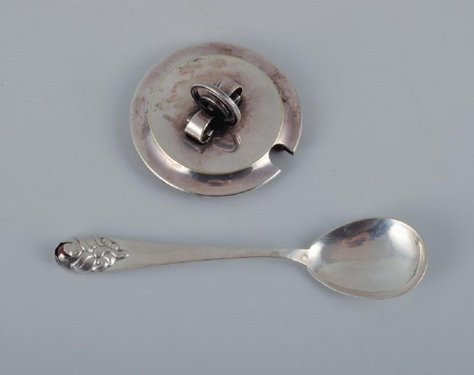Arne Bang, Barattolo da marmellata in ceramica con design scanalato, anni '40/'50 In condizioni ottime in vendita a Copenhagen, DK
