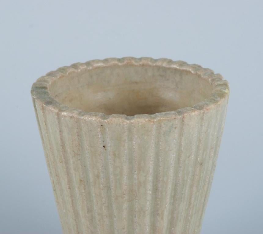 Arne Bang, ceramic marmalade jar in grooved design. Mid-20th C. For Sale 1