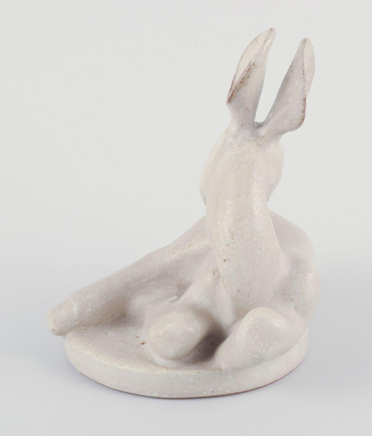 Danese Arne Bang, scultura in ceramica di un cerbiatto. Smalto in tonalità sabbia chiara. in vendita