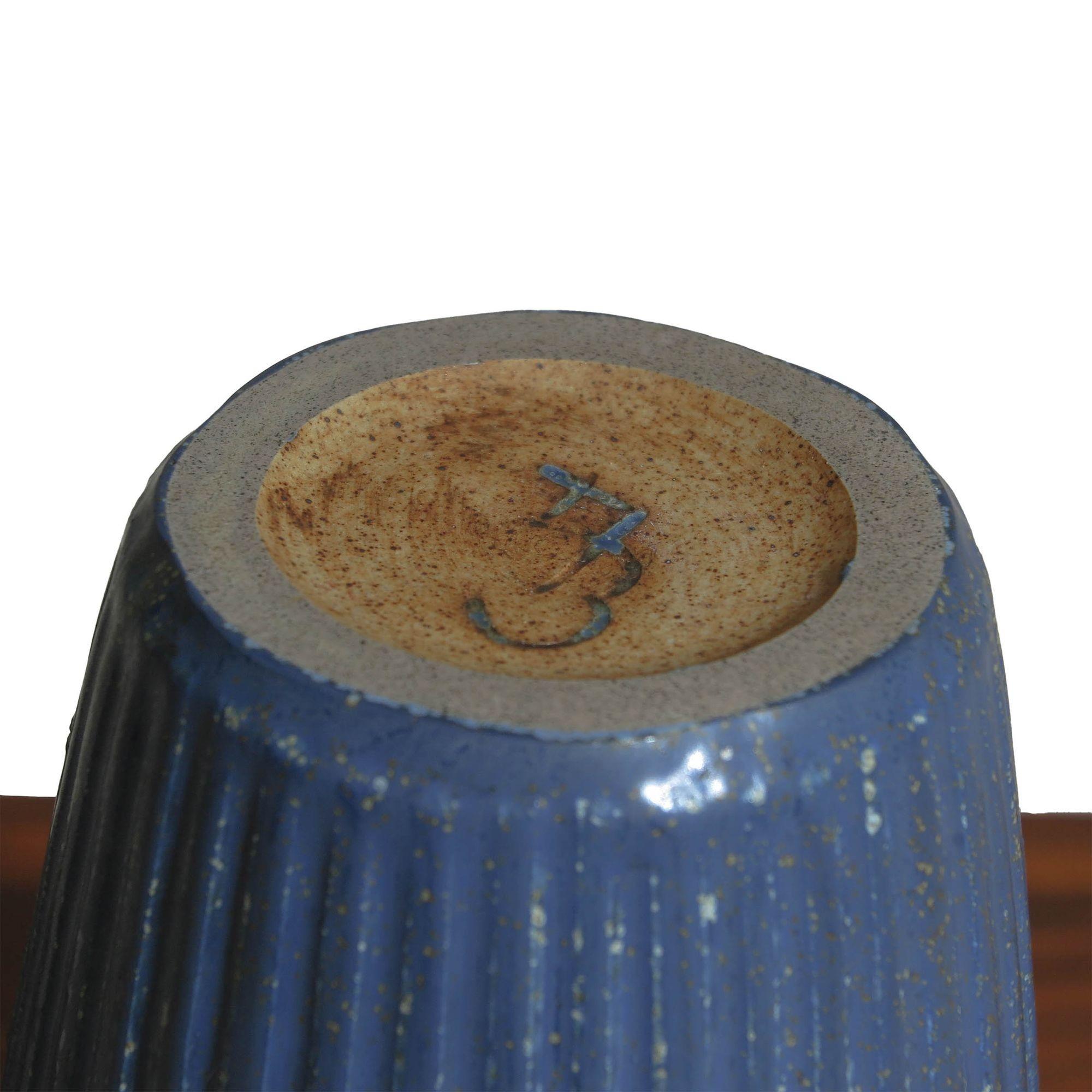 Dänische Steingut-Keramikvase in Blau von Arne Bang im Angebot 1