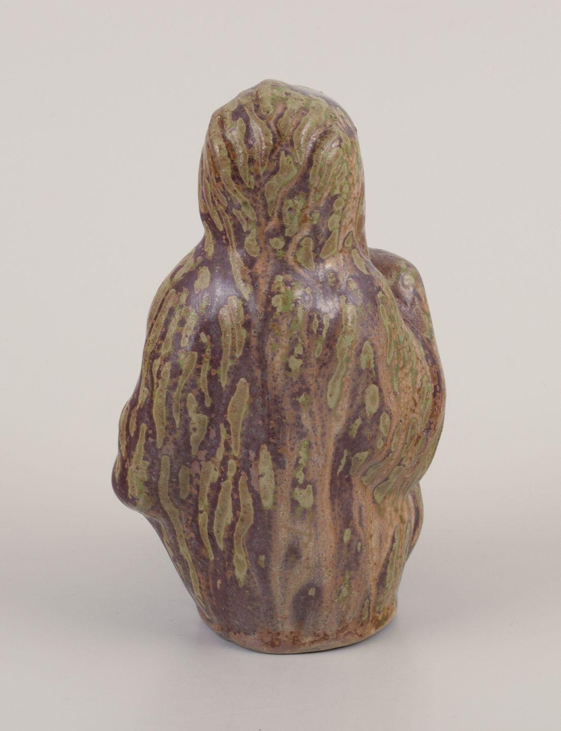 Arne Bang, estatuilla de un orangután en loza vidriada. Mediados del siglo XX Danés en venta