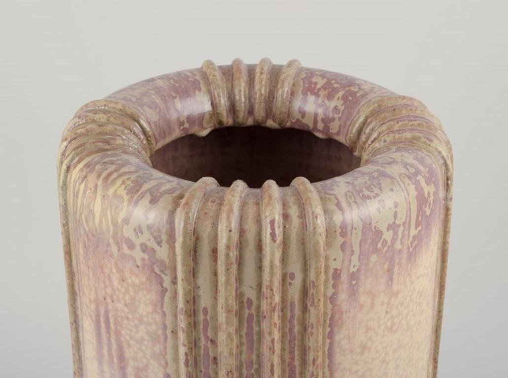 Art Déco Arne Bang. Grande e raro vaso da terra. Smalto nei toni del verde-marrone. 1940s in vendita