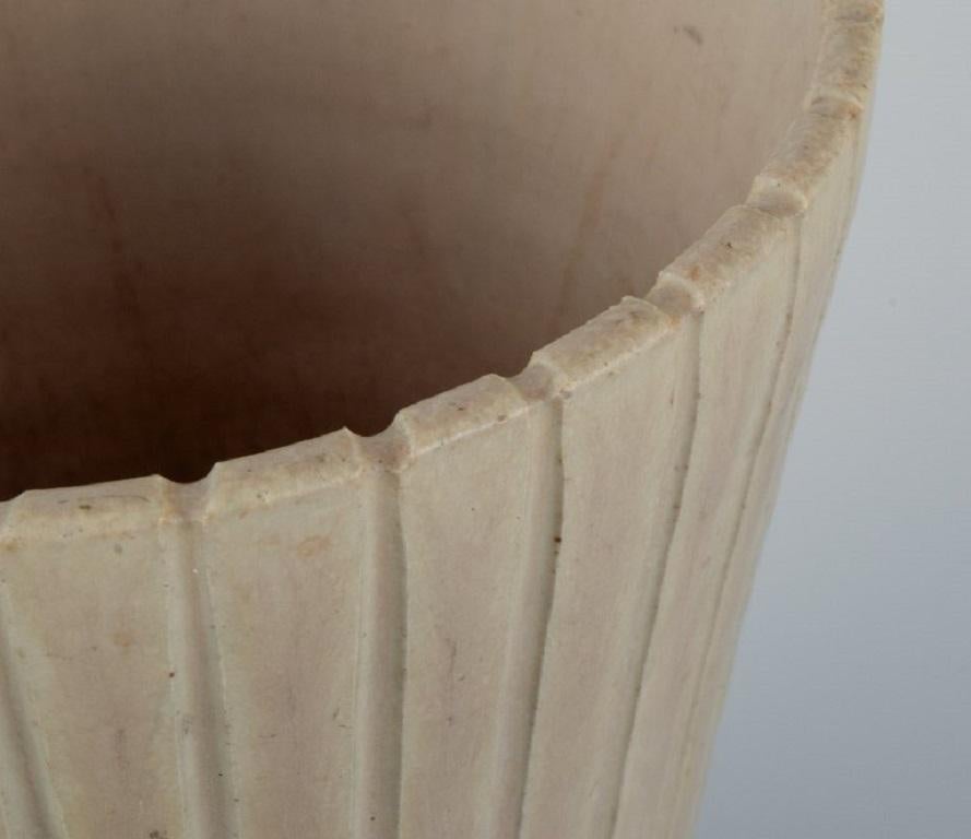 Arne Bang, Large Ceramic Vase in Grooved Design with Matching Bronze Lid In Excellent Condition In Copenhagen, DK