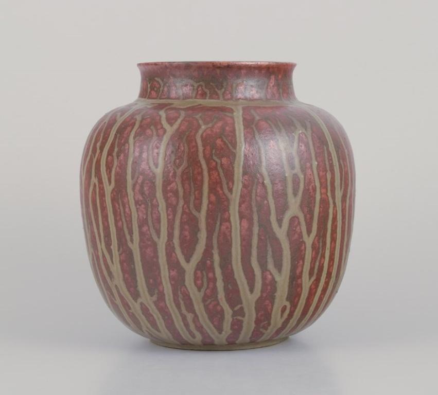 Scandinavian Modern Arne Bang, own workshop. Large ceramic vase decorated in shades of brown. For Sale