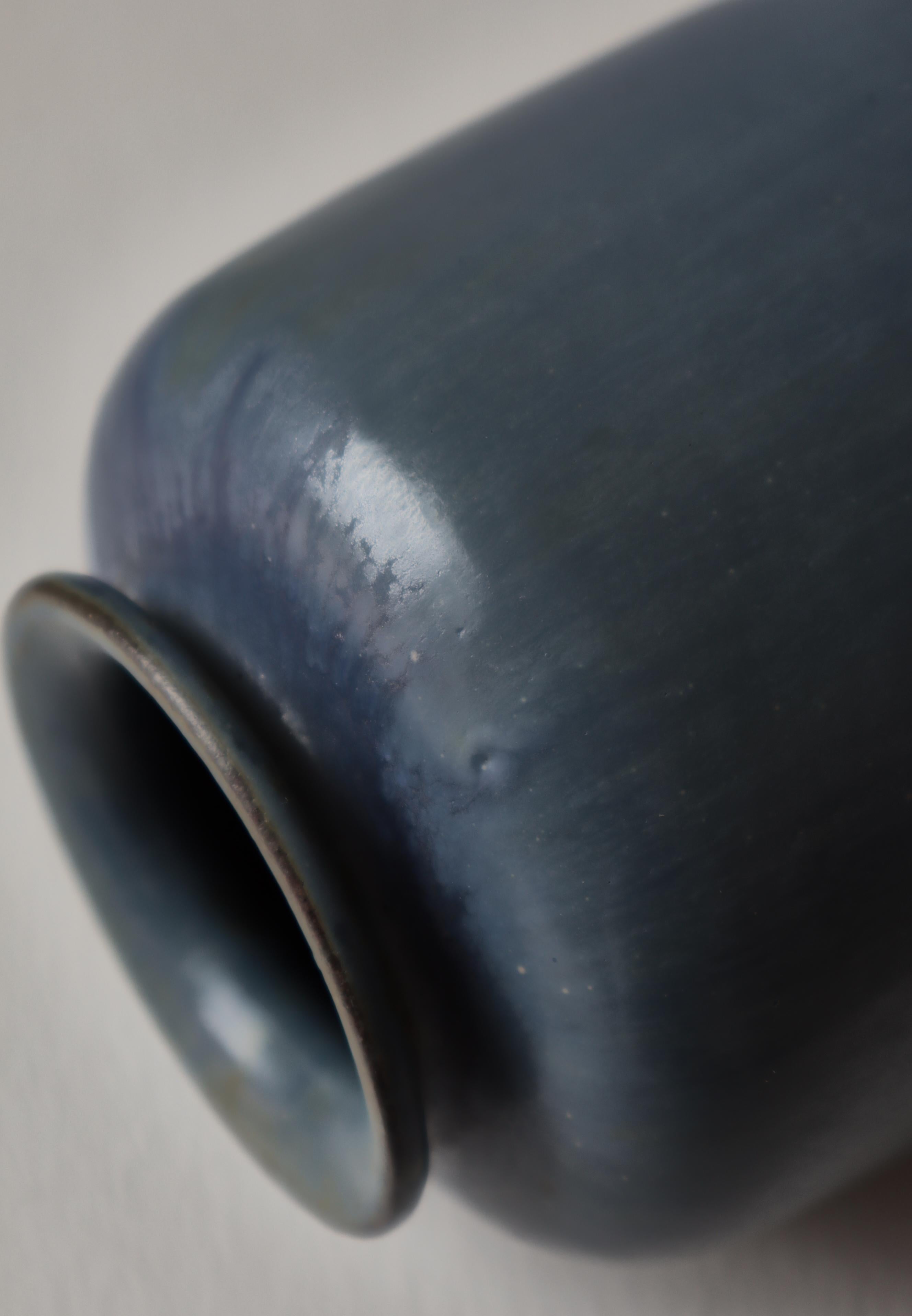 Grès porcellanato Vaso grande in gres blu The Modern Scandinavian Modello 27, anni '30 in vendita