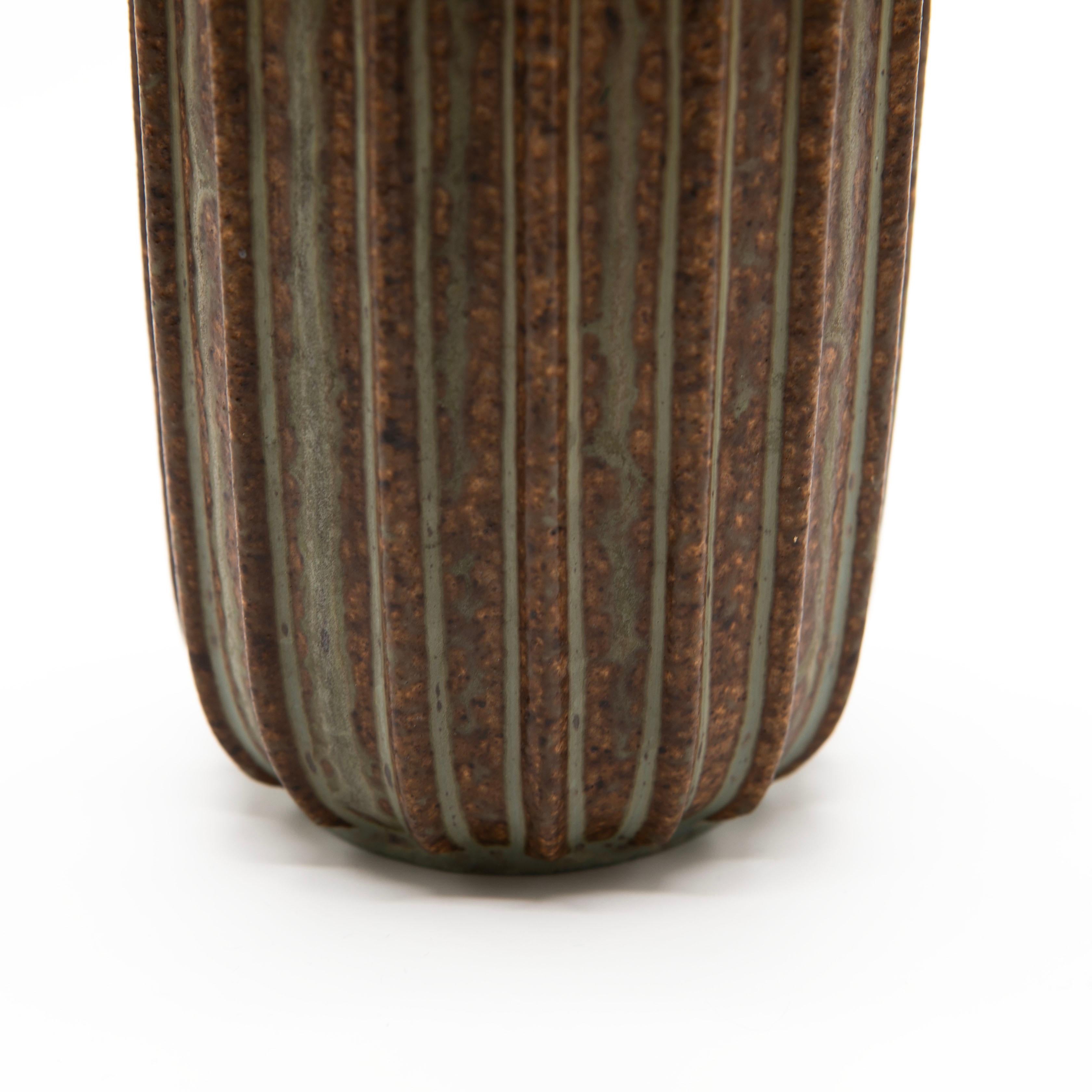 Danese Vaso in gres firmato Arne Bang con corpo rigato in vendita