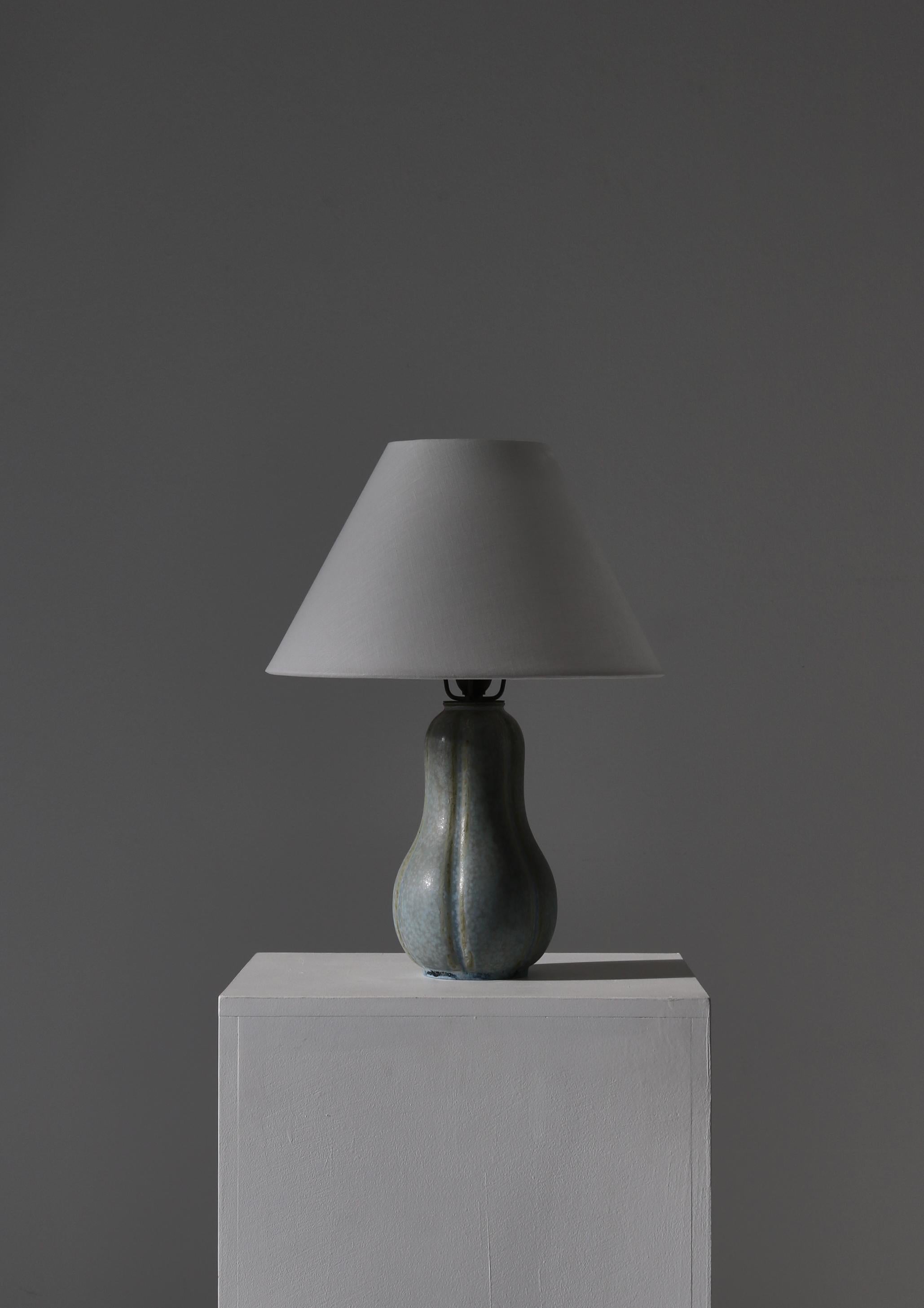 Beautiful and rare gourd shaped table lamp handmade by Arne Bang in his own studio in the 1930s in the unique Danish 