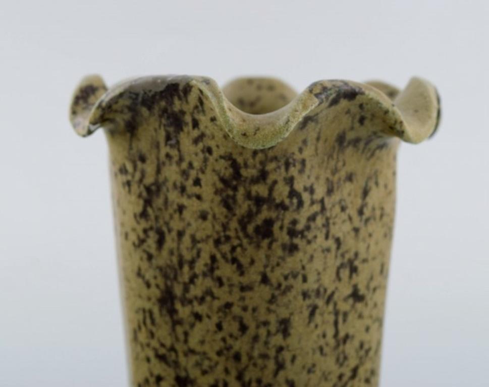 Danish Arne Bang. Vase in glazed ceramics. Beautiful speckled glaze. For Sale