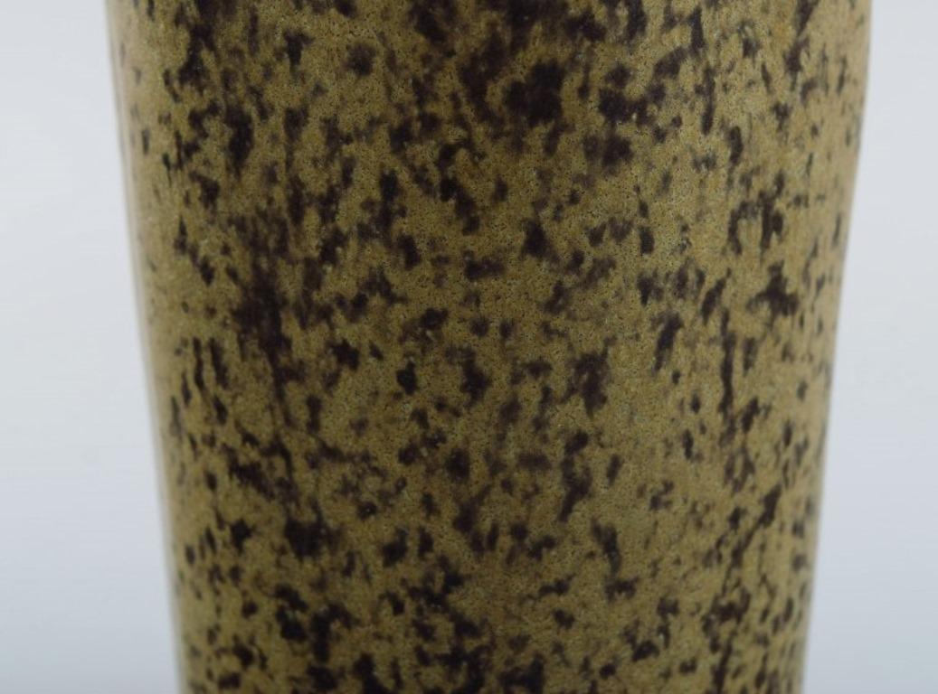 Ceramic Arne Bang. Vase in glazed ceramics. Beautiful speckled glaze. For Sale